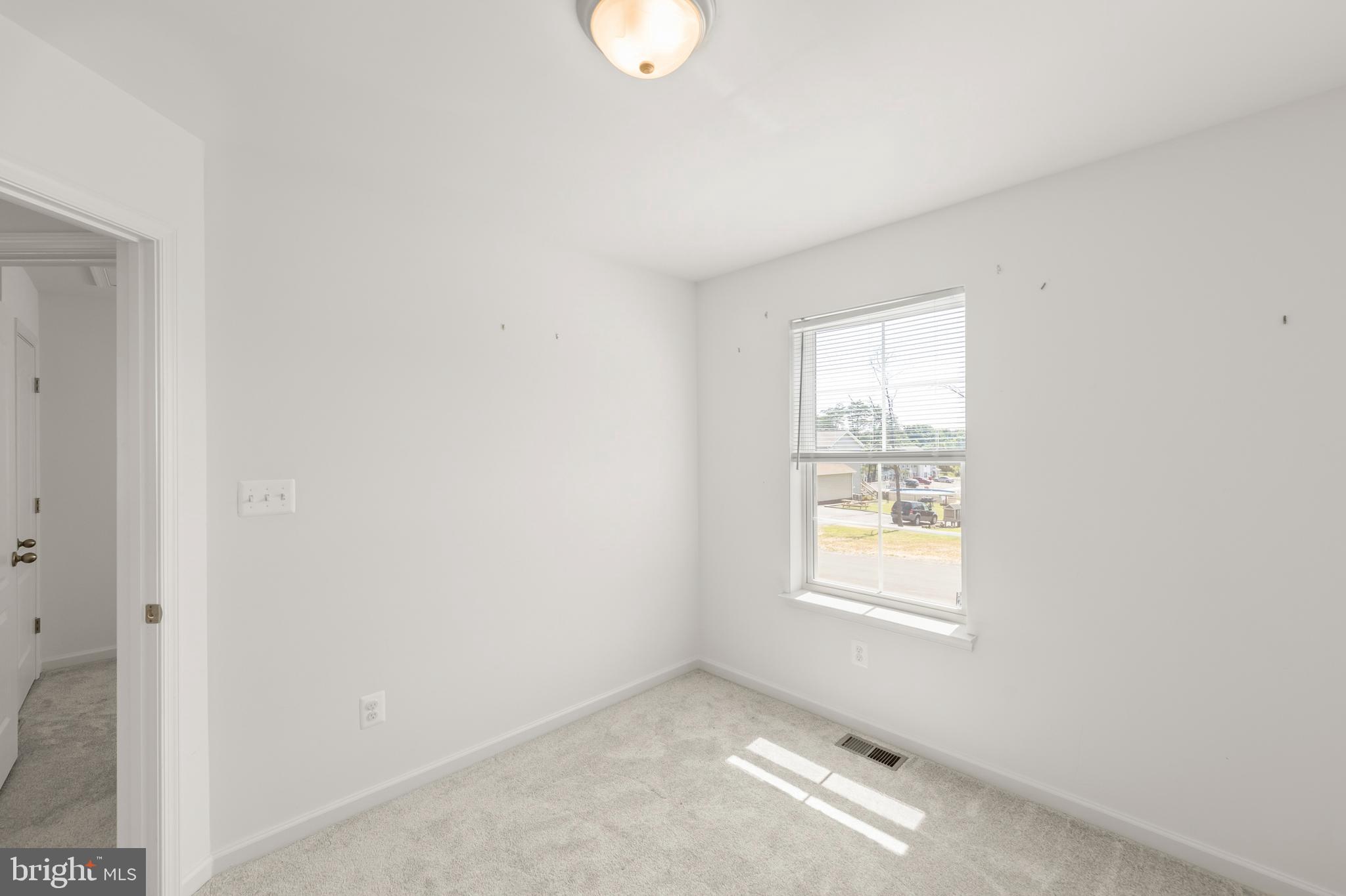 WHISPERING PINES - Residential