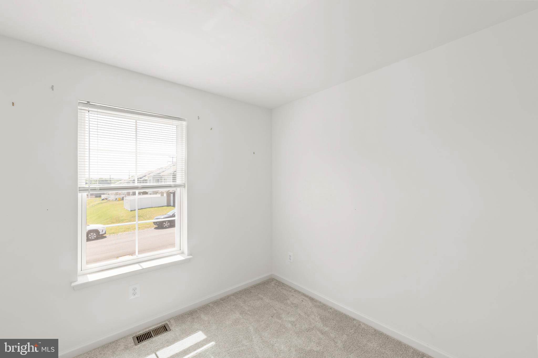 WHISPERING PINES - Residential