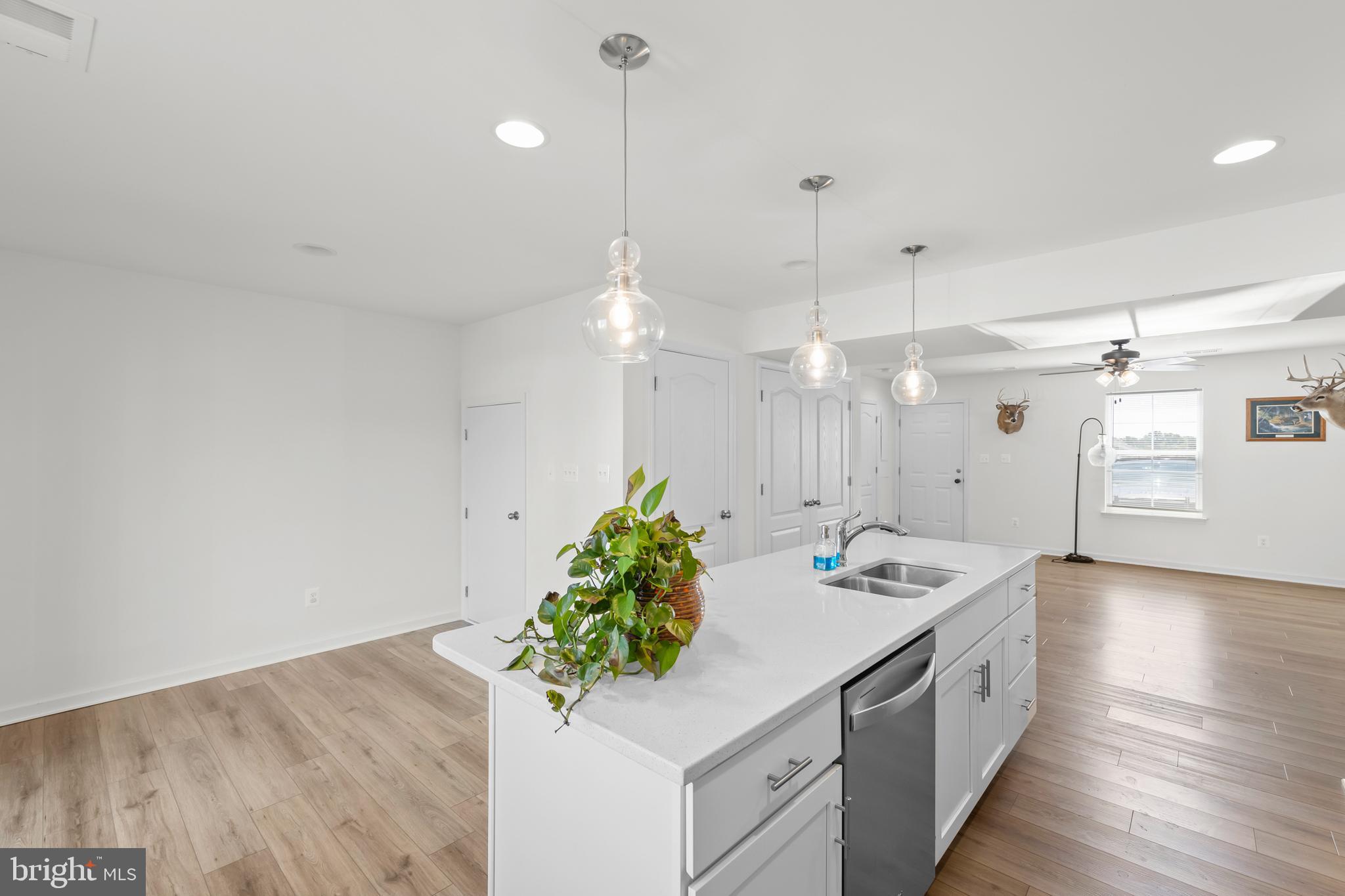 WHISPERING PINES - Residential