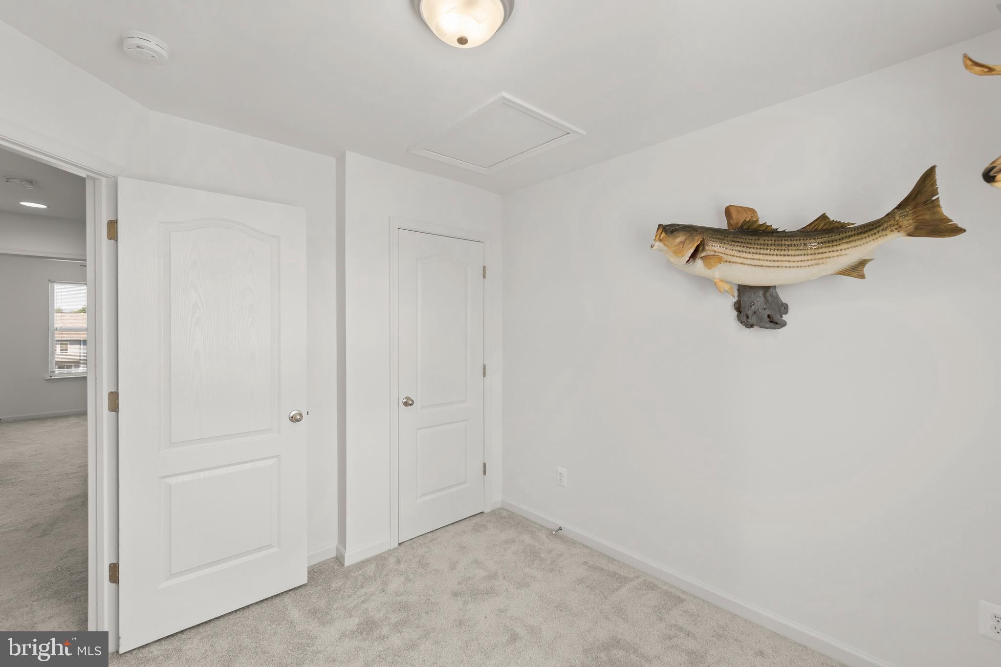 WHISPERING PINES - Residential