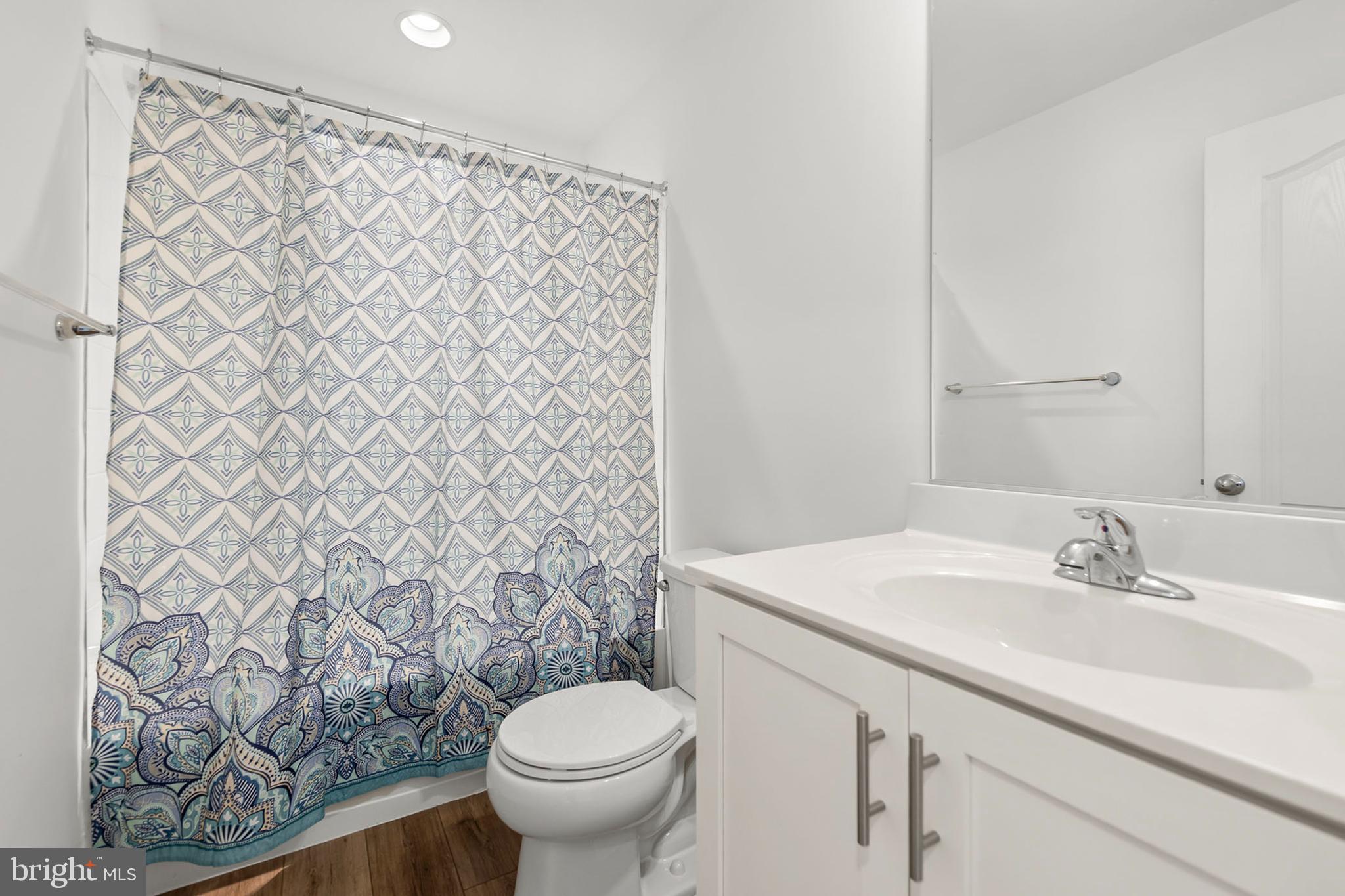 WHISPERING PINES - Residential