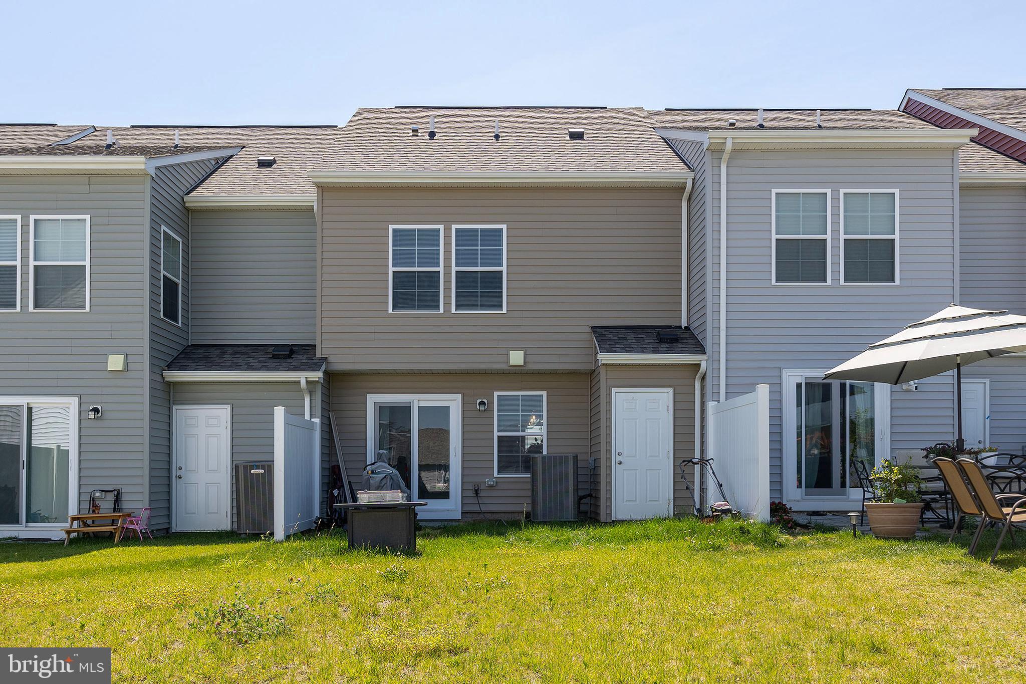 WHISPERING PINES - Residential