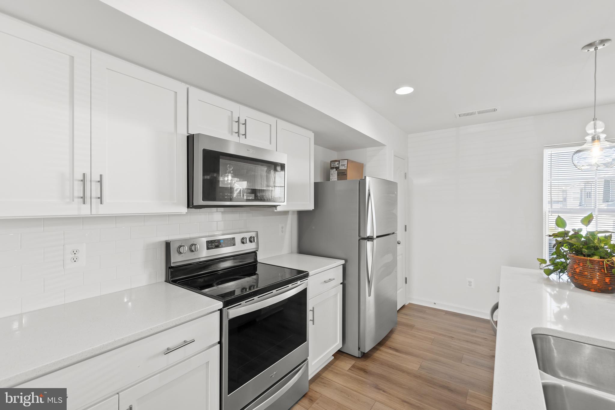 WHISPERING PINES - Residential