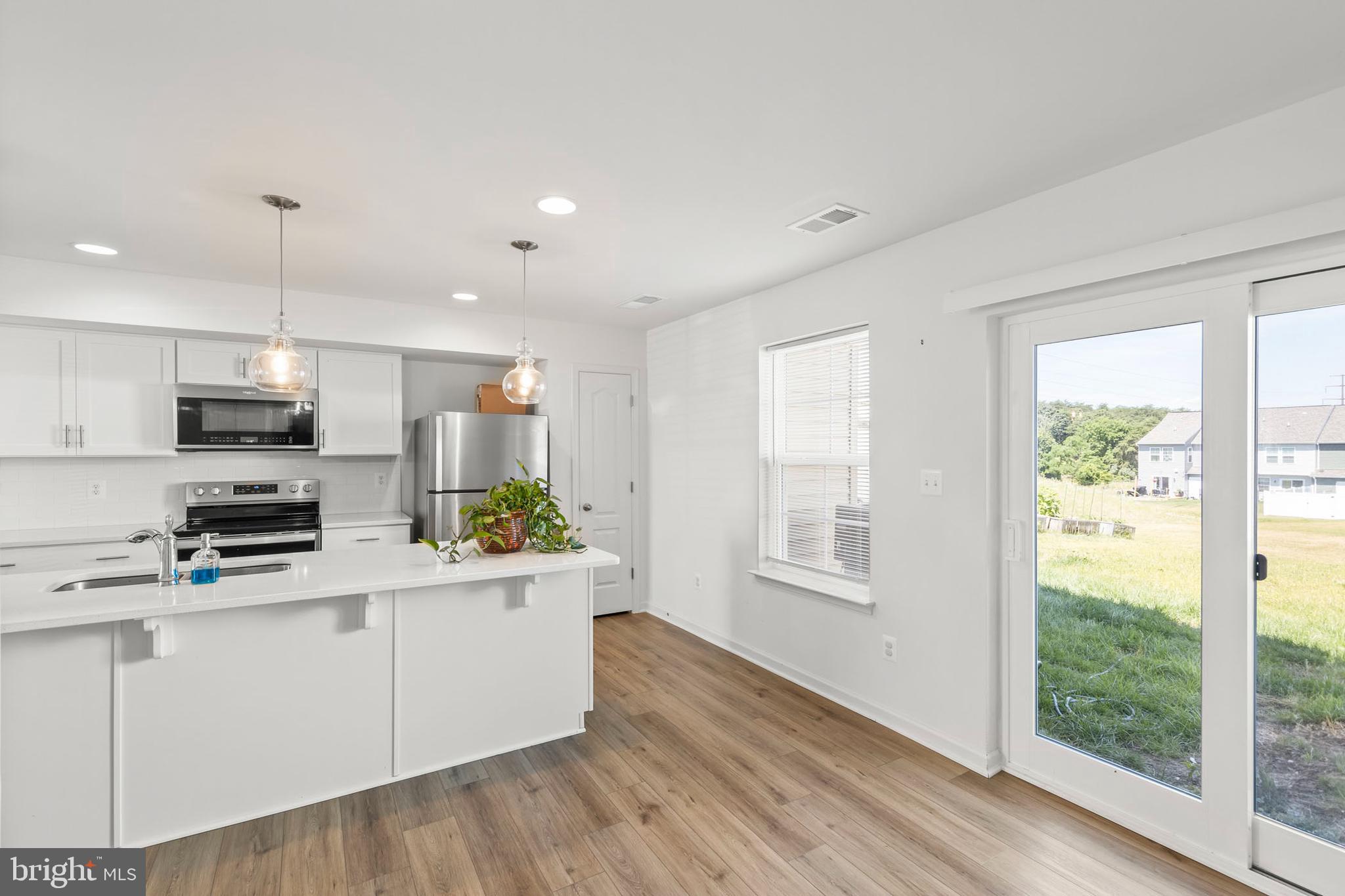 WHISPERING PINES - Residential