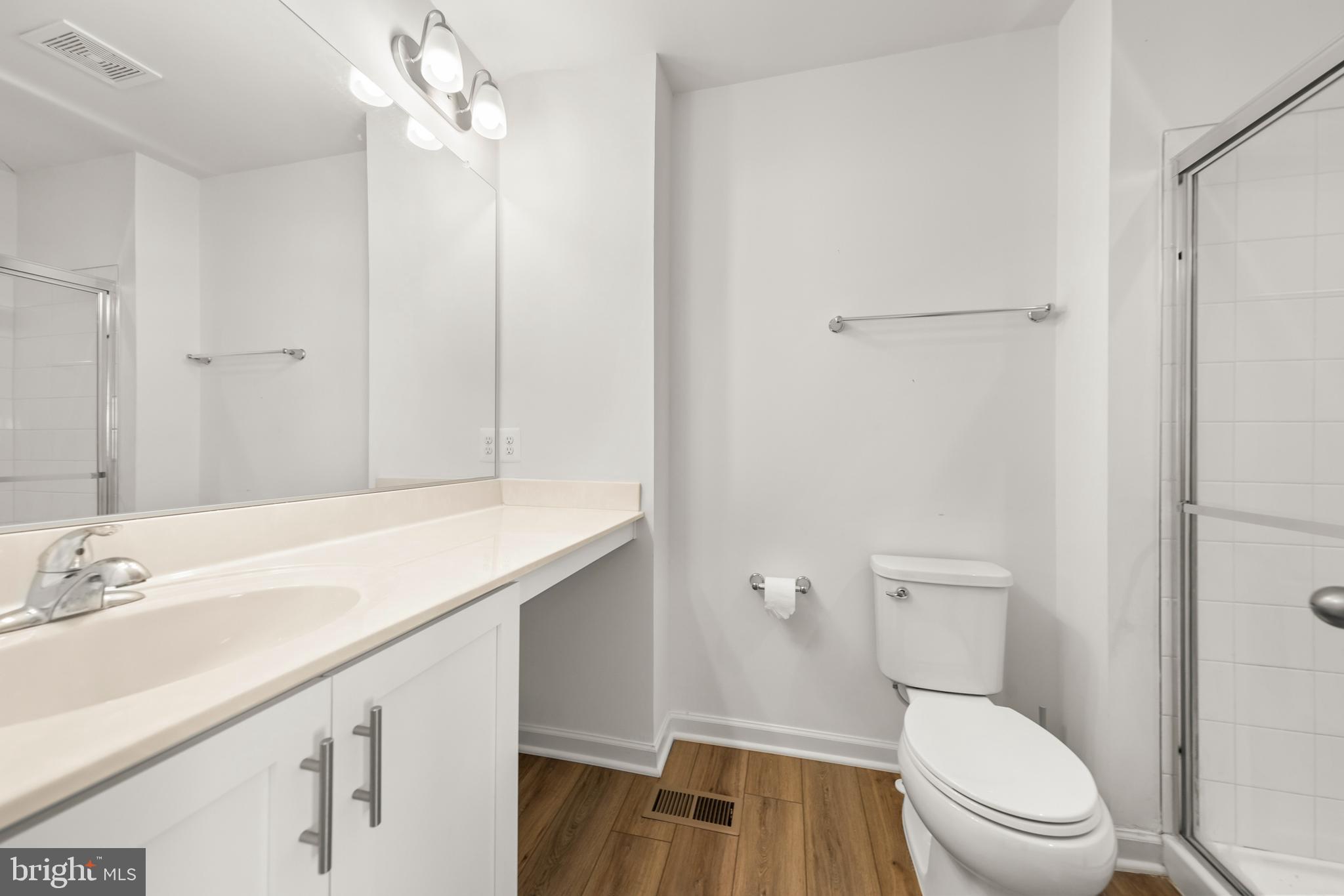 WHISPERING PINES - Residential