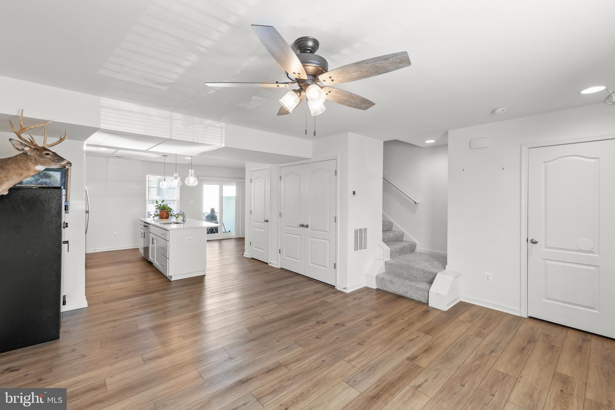 WHISPERING PINES - Residential