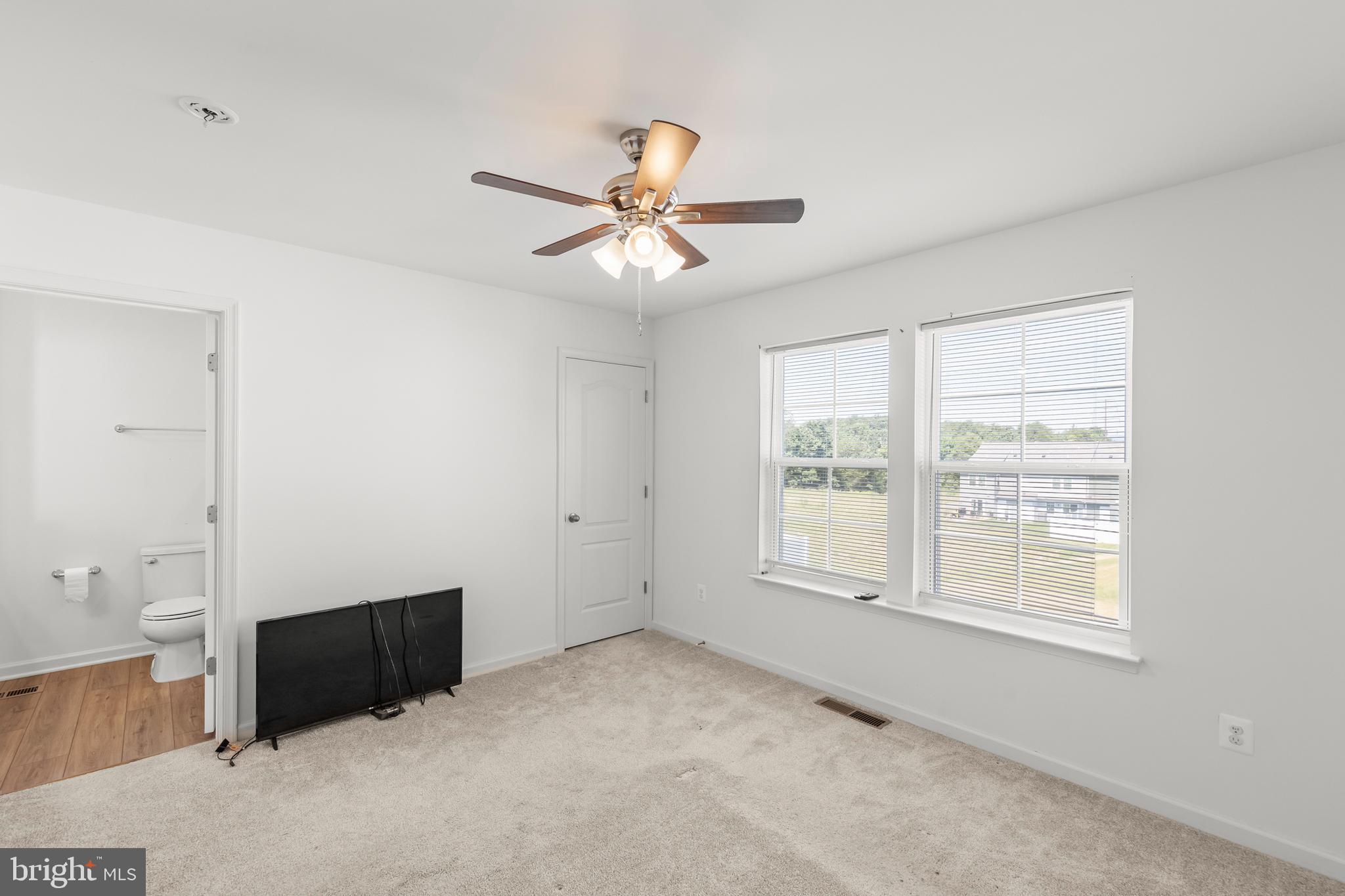 WHISPERING PINES - Residential