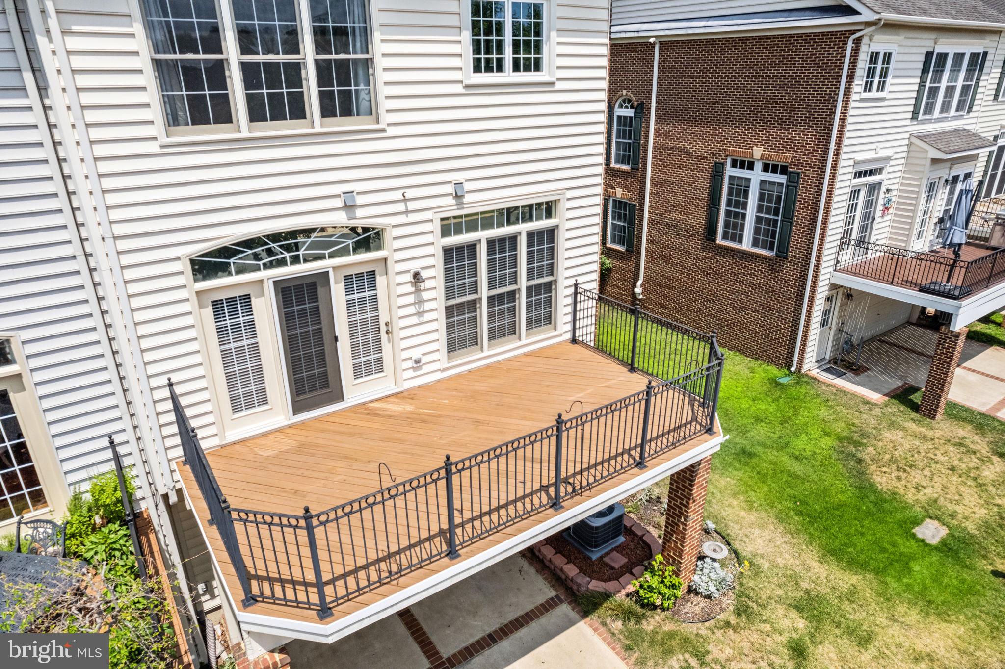 RIVER CREEK - Residential