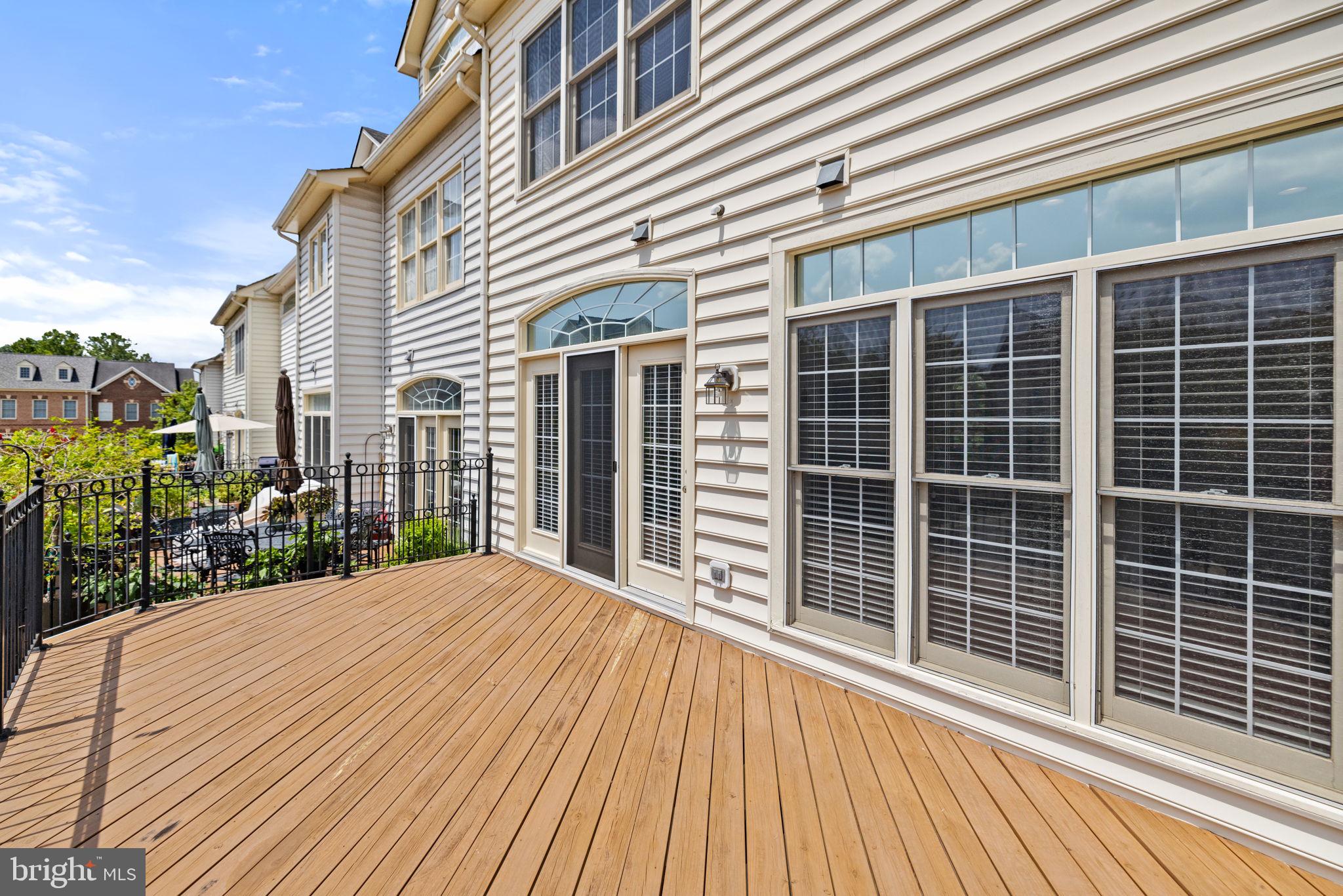 RIVER CREEK - Residential