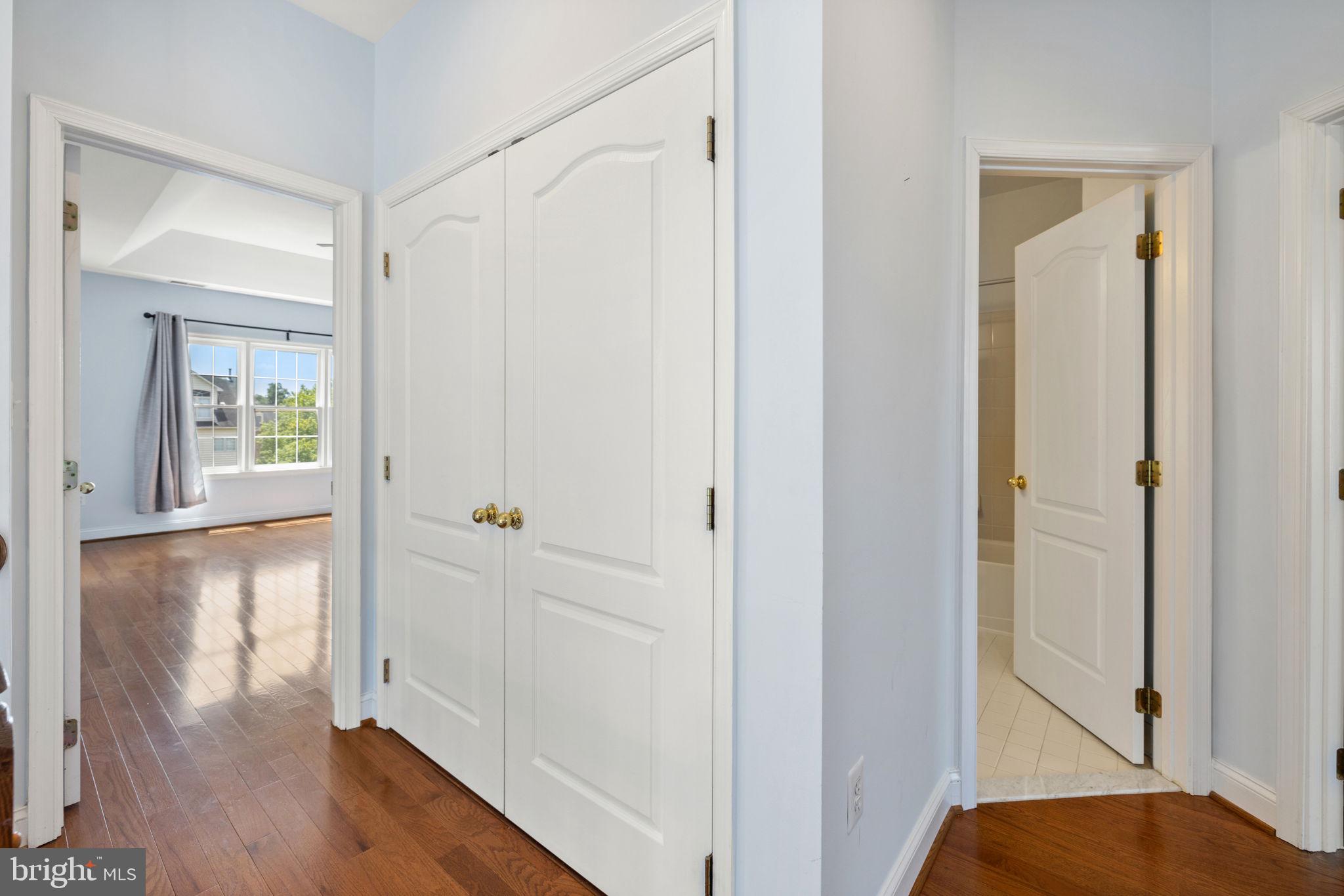 RIVER CREEK - Residential