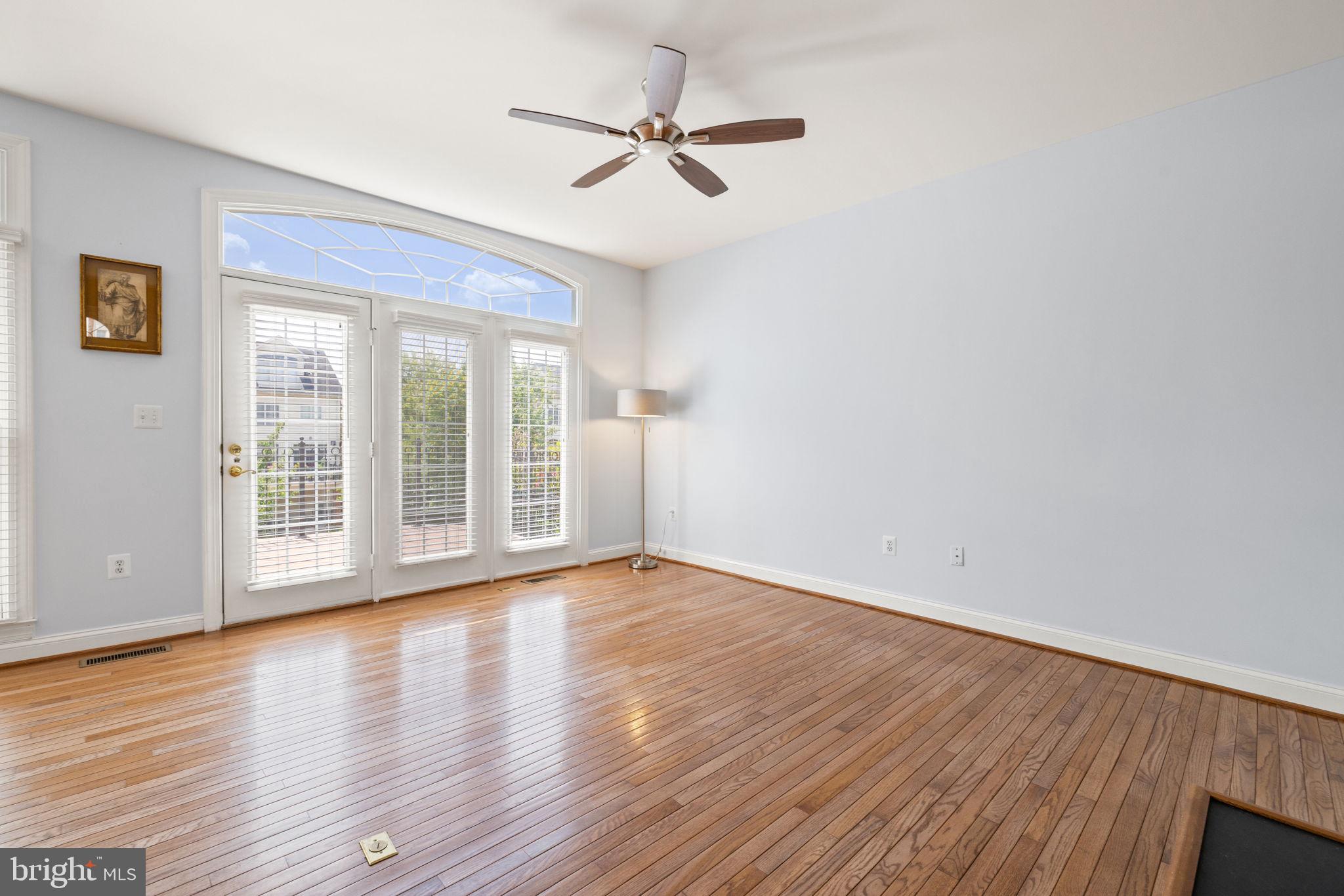 RIVER CREEK - Residential