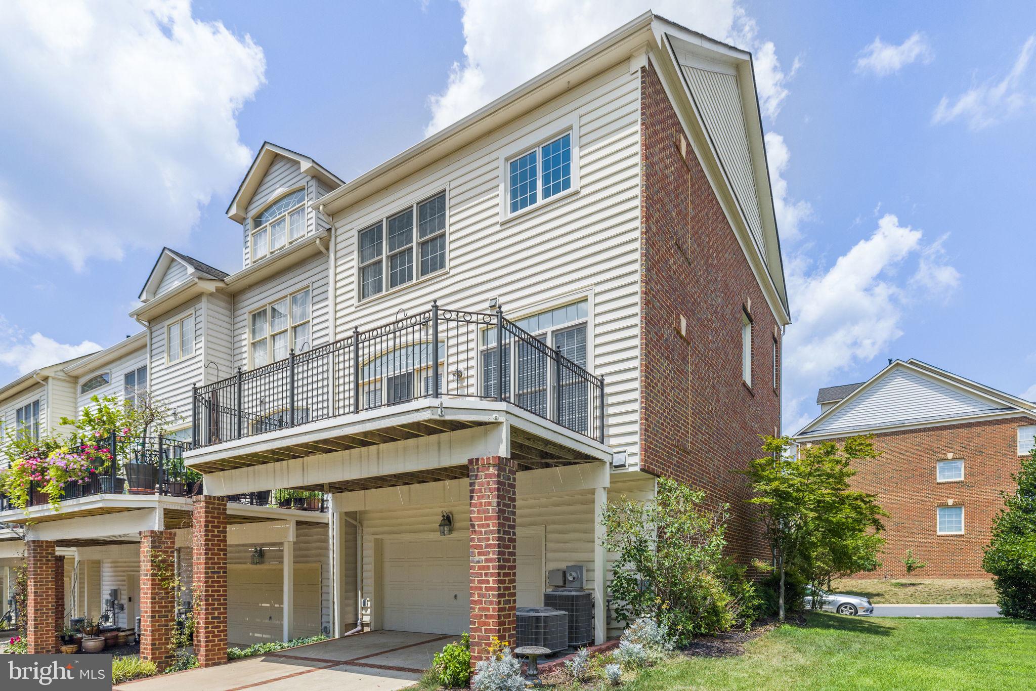 RIVER CREEK - Residential