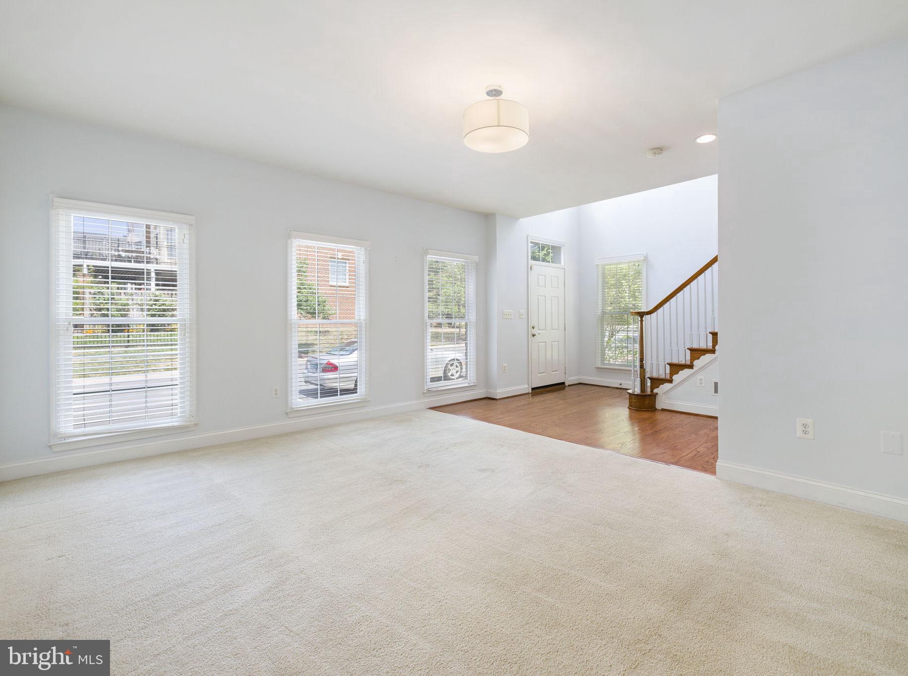 RIVER CREEK - Residential