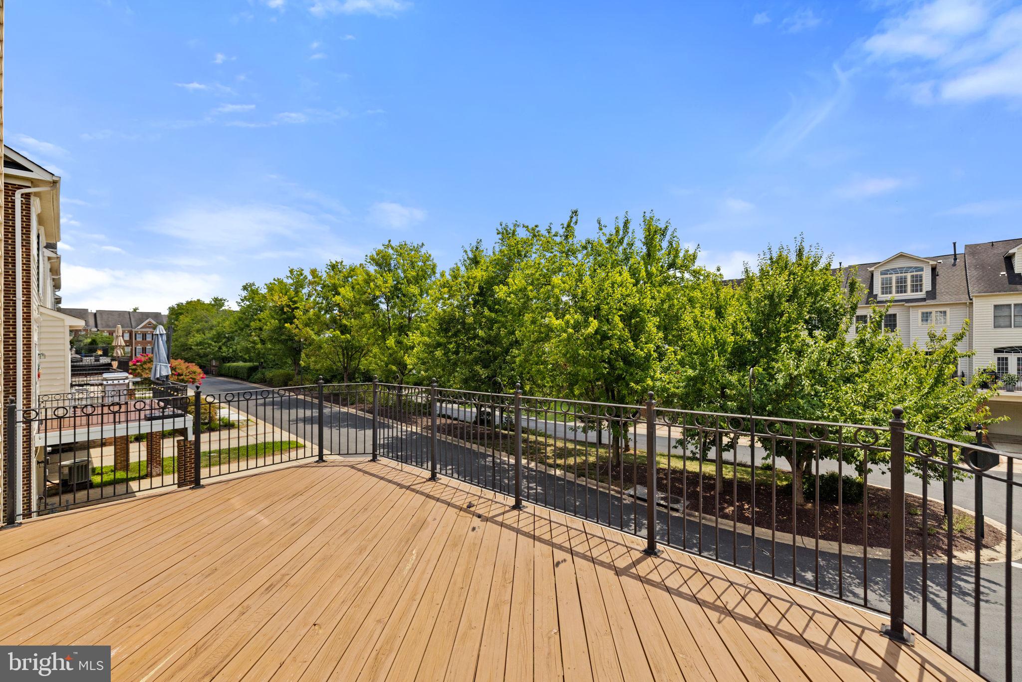 RIVER CREEK - Residential