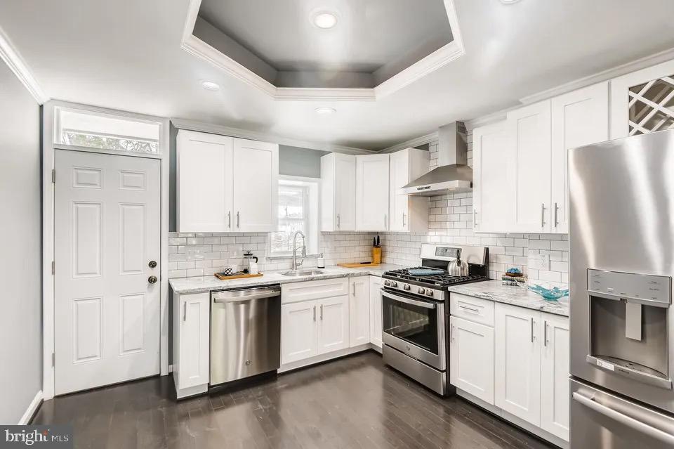 GREEKTOWN - Residential Lease