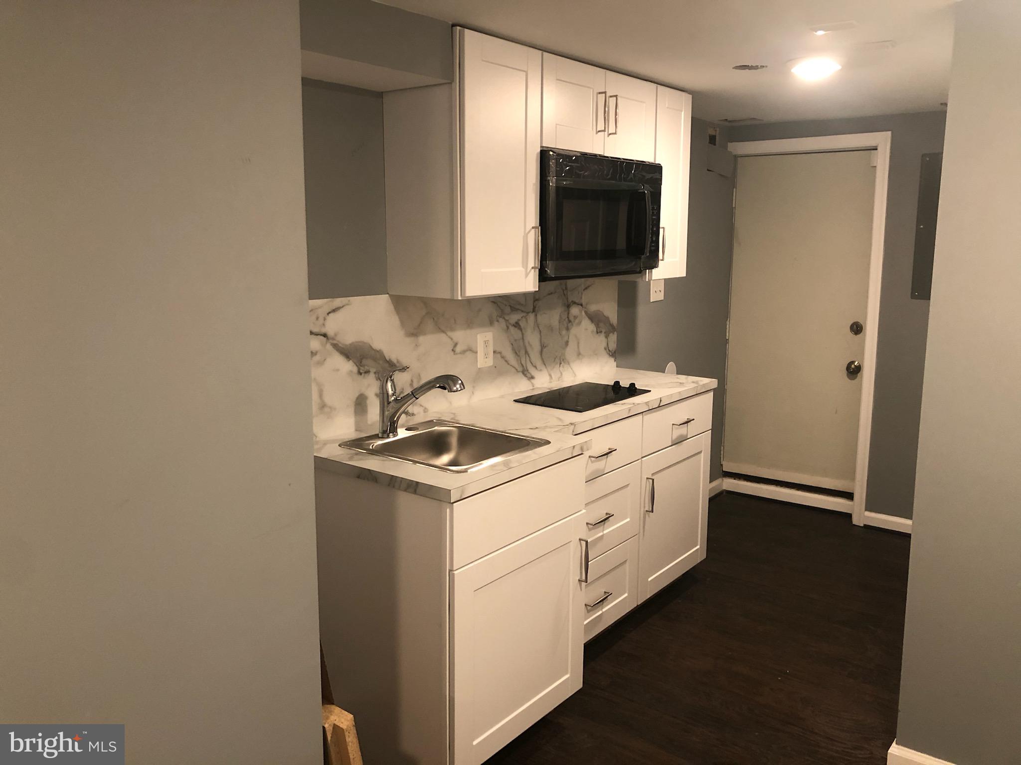 GREEKTOWN - Residential Lease