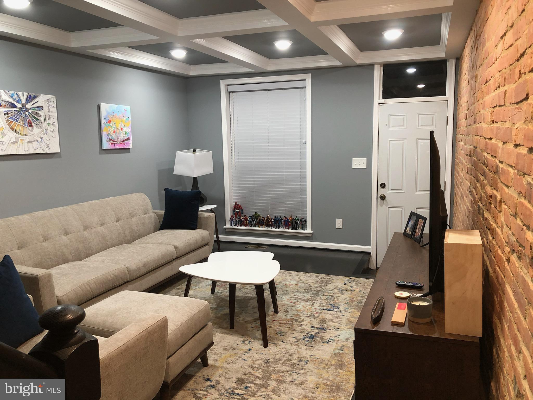 GREEKTOWN - Residential Lease