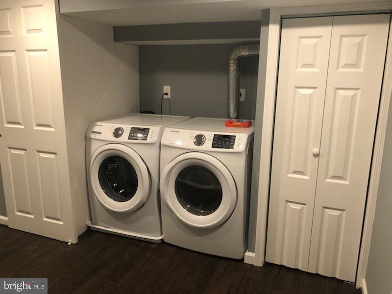 GREEKTOWN - Residential Lease