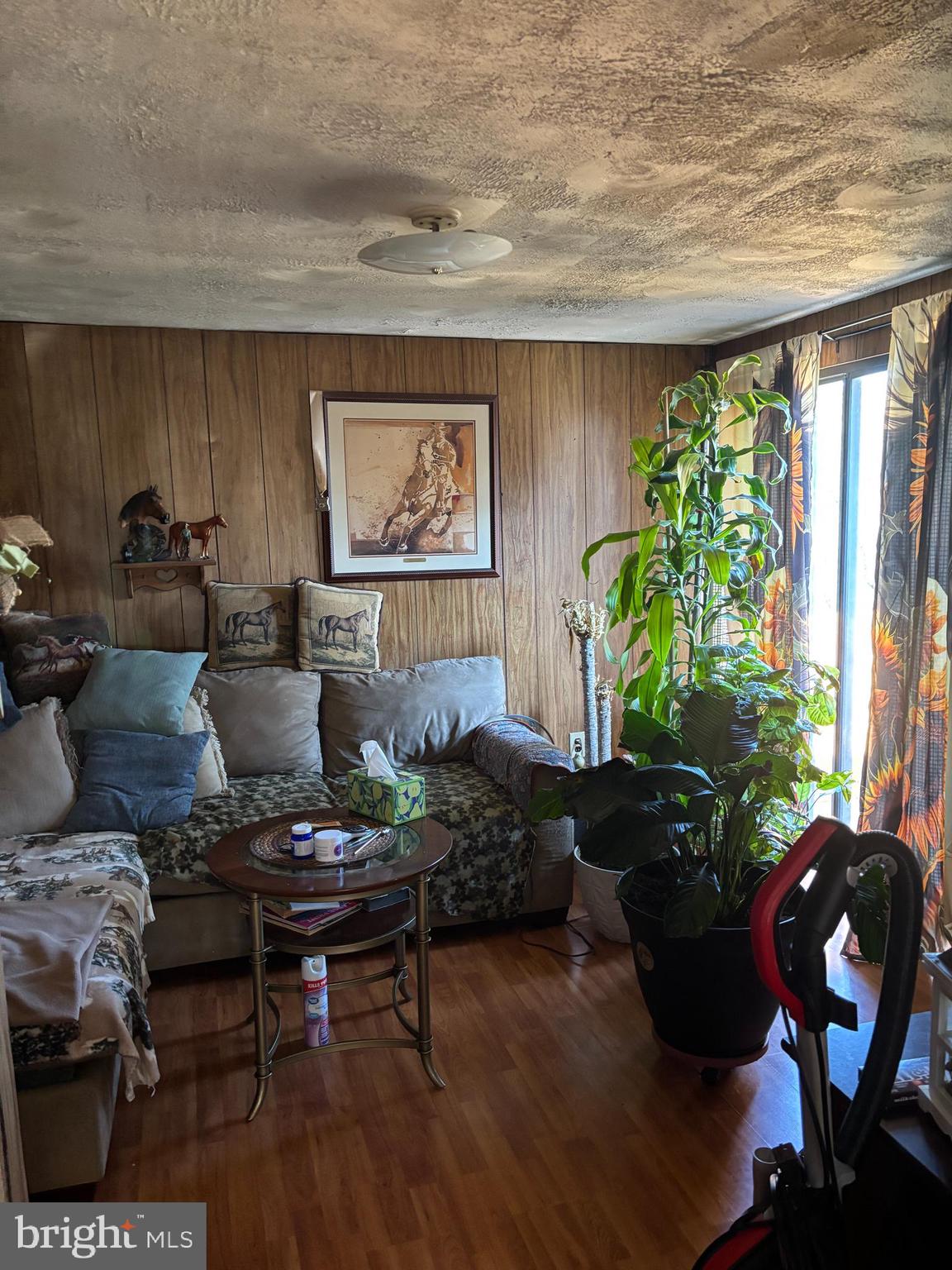 HEDGESVILLE - Residential