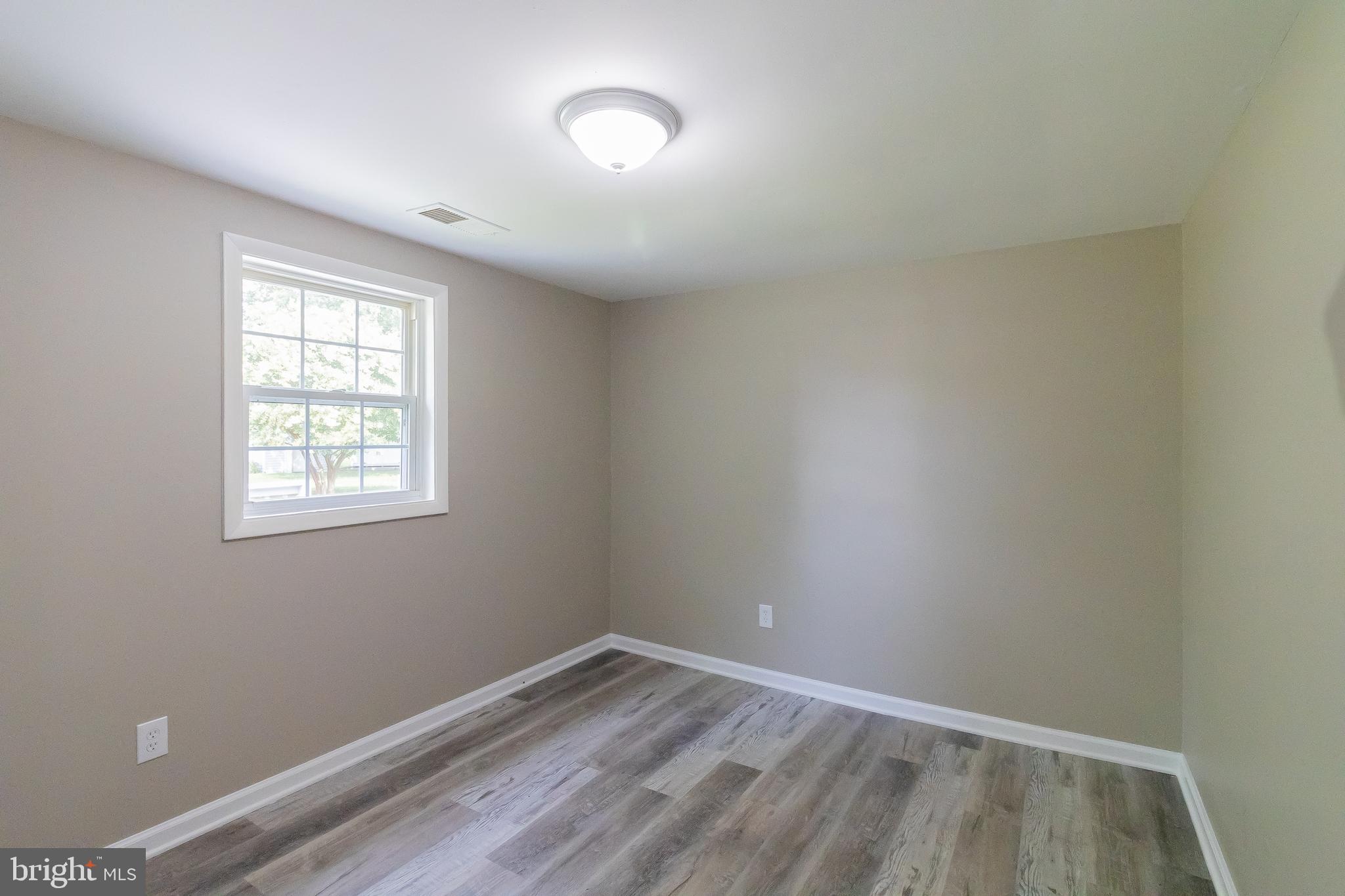 MILL POINT SHORES - Residential Lease