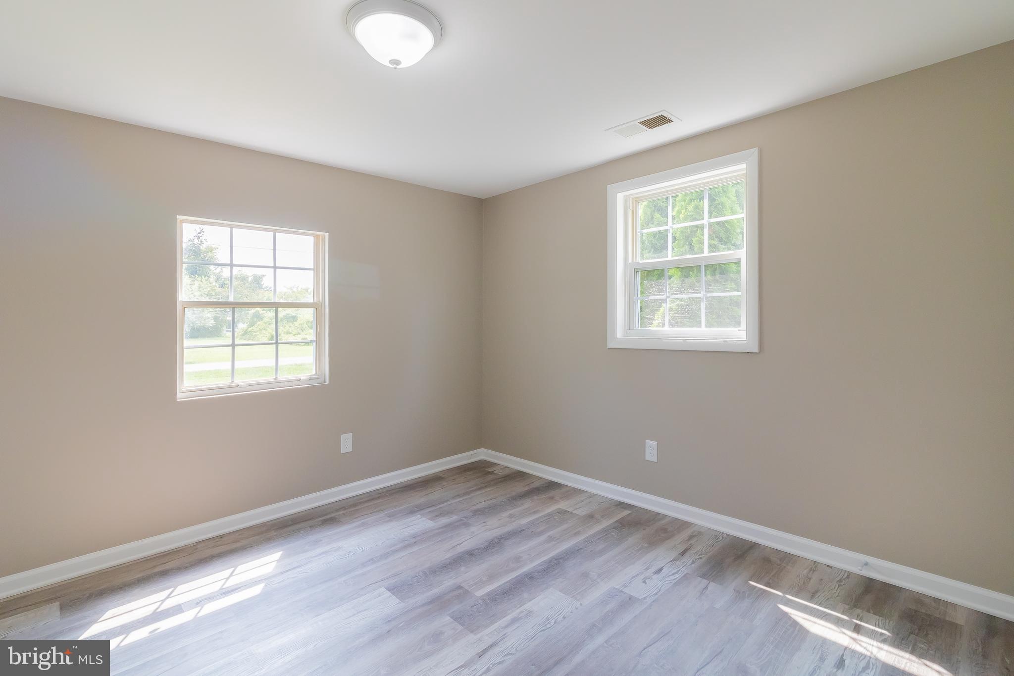 MILL POINT SHORES - Residential Lease