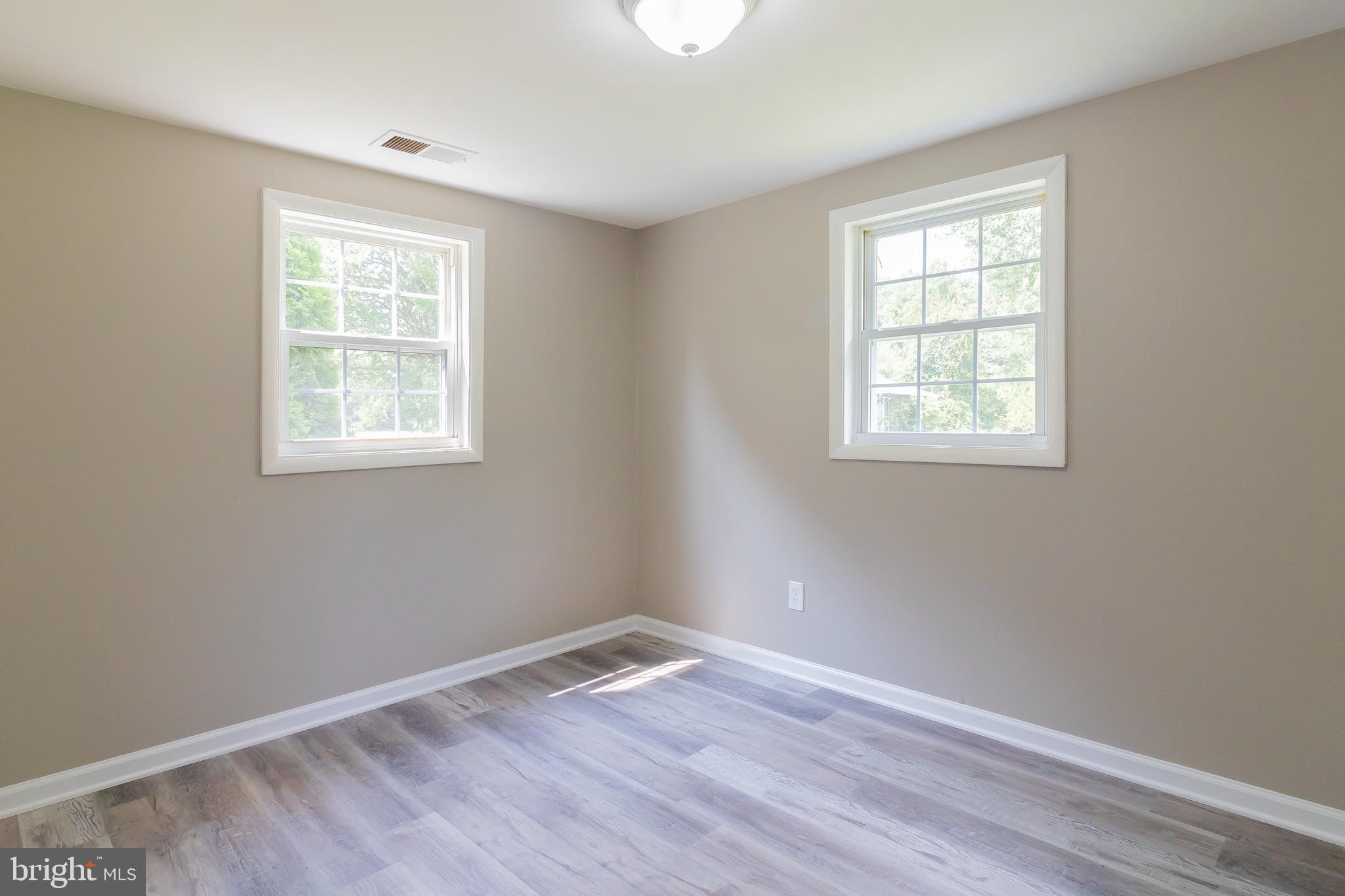 MILL POINT SHORES - Residential Lease