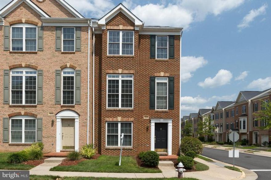 Beautiful 3-level Winchester homes end unit townhome with 2-car garage in sought after Faircrest Community. Fresh coat of paint from top to bottom. 3 bedrooms with 2 full and 2 half baths. New pantry added in kitchen. Short drive from 66 and Fair Lakes Shopping Center.