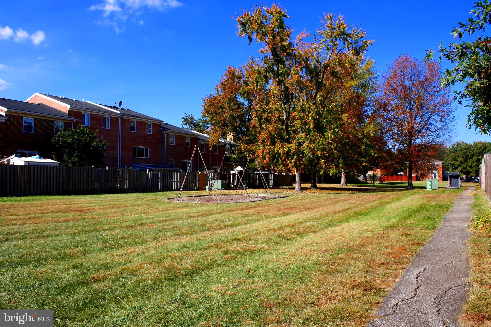 SOUTHGATE WOODS TOWNHOUSES - Residential Lease