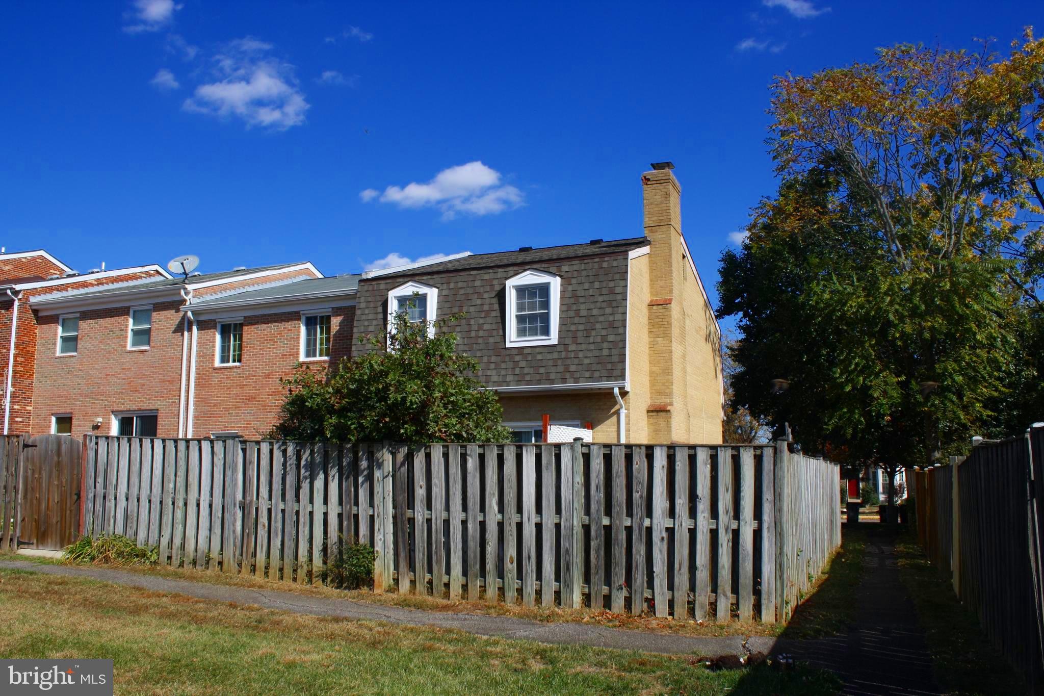 SOUTHGATE WOODS TOWNHOUSES - Residential Lease