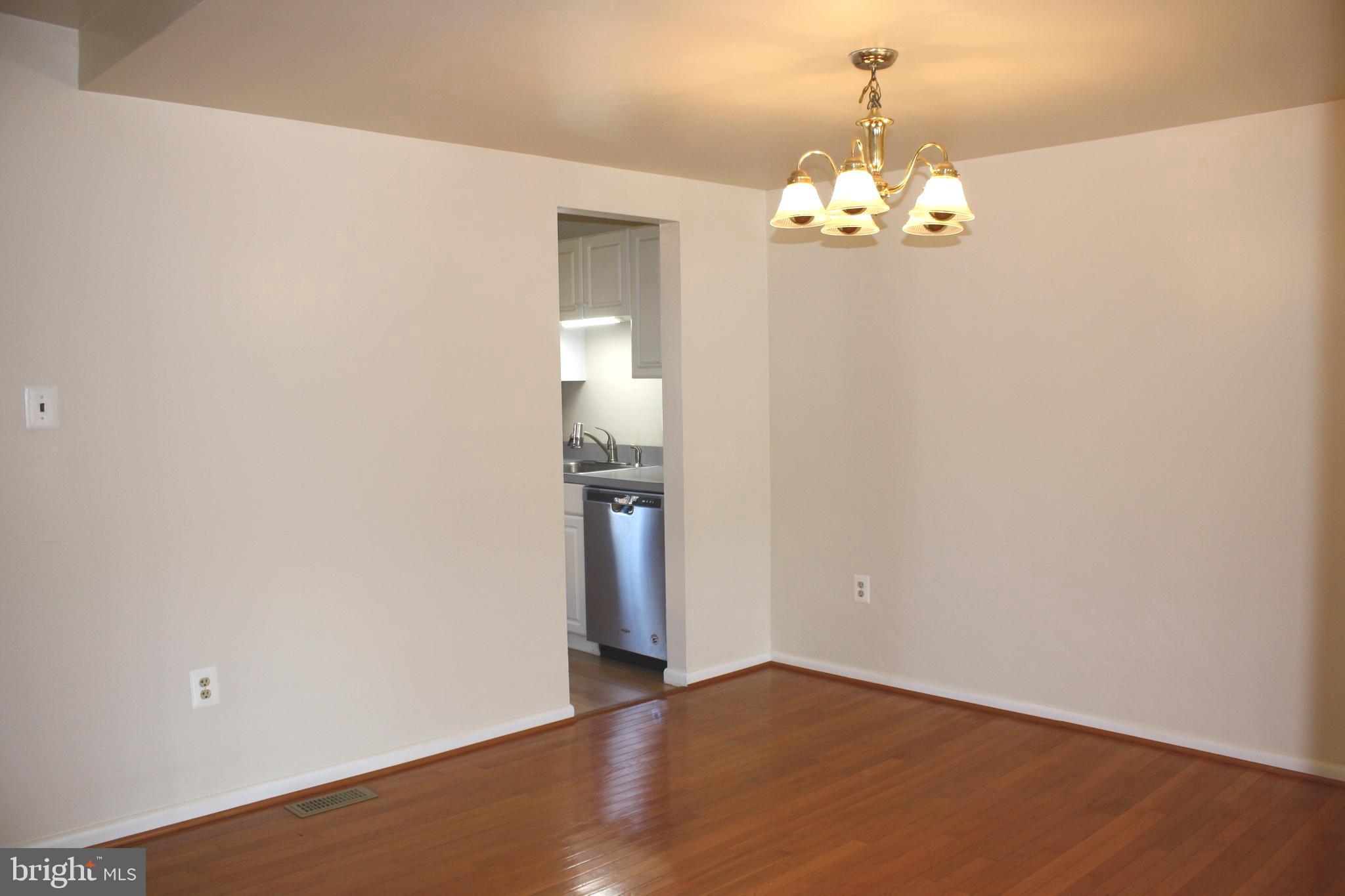 SOUTHGATE WOODS TOWNHOUSES - Residential Lease