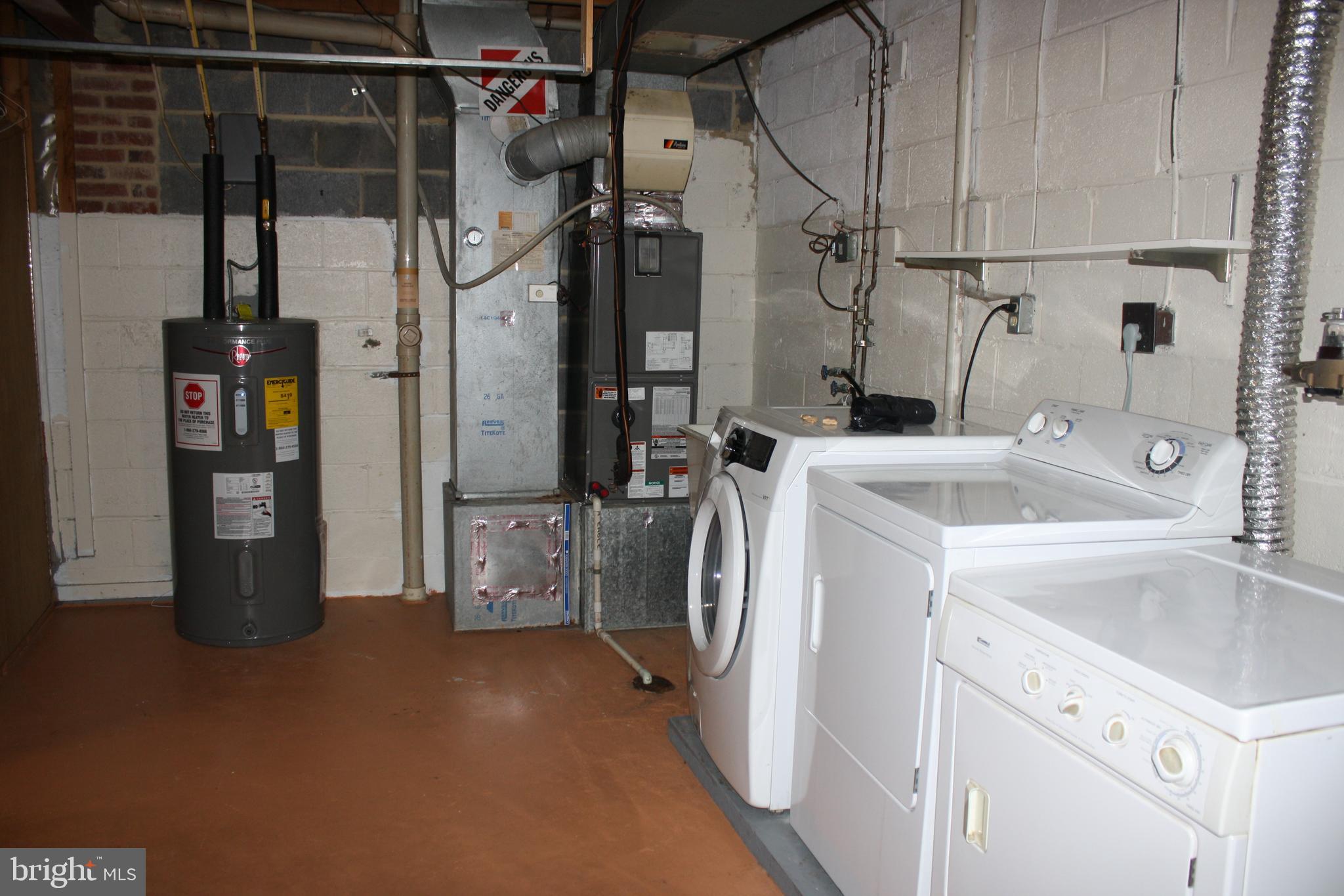 SOUTHGATE WOODS TOWNHOUSES - Residential Lease