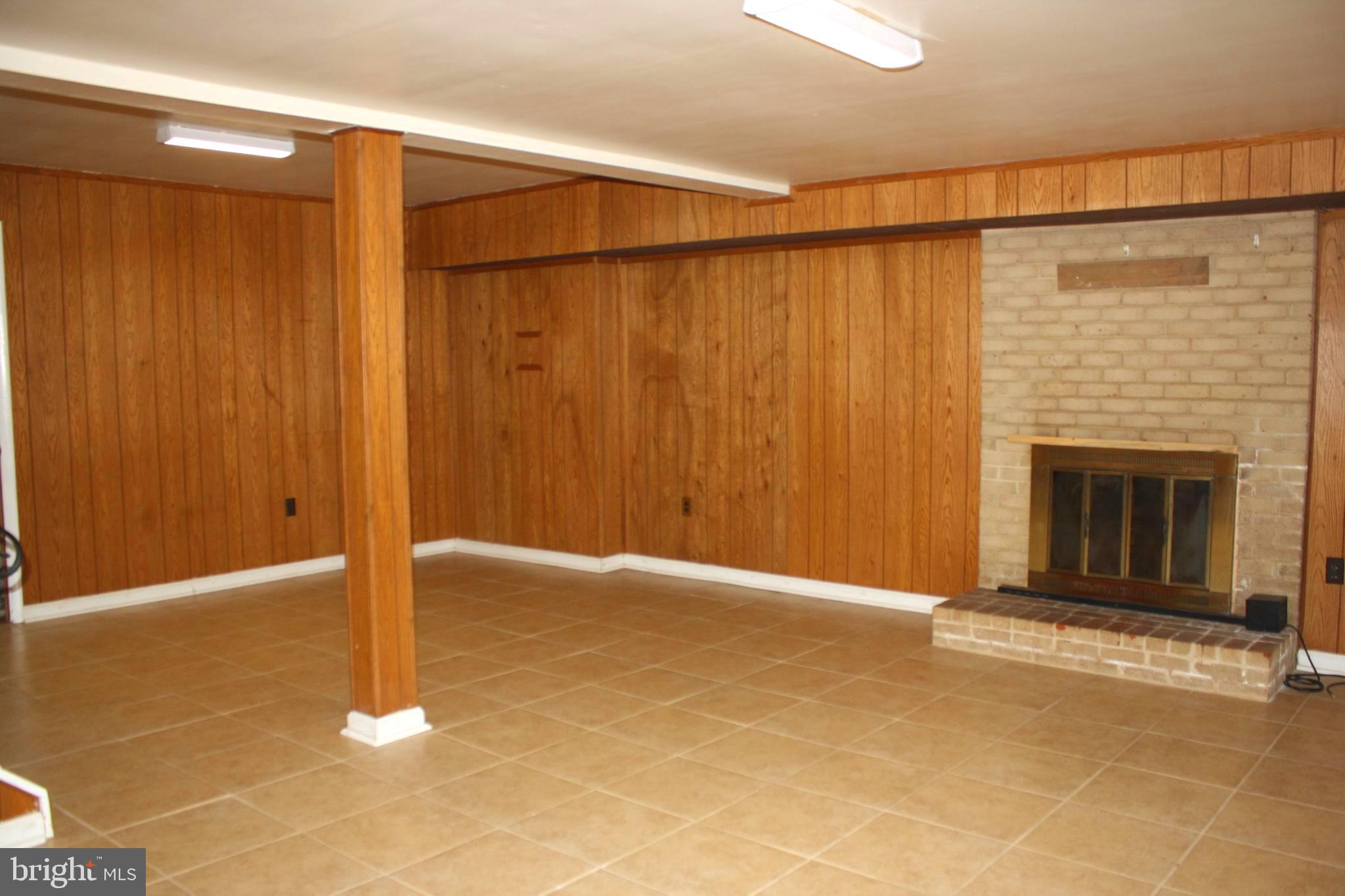 SOUTHGATE WOODS TOWNHOUSES - Residential Lease