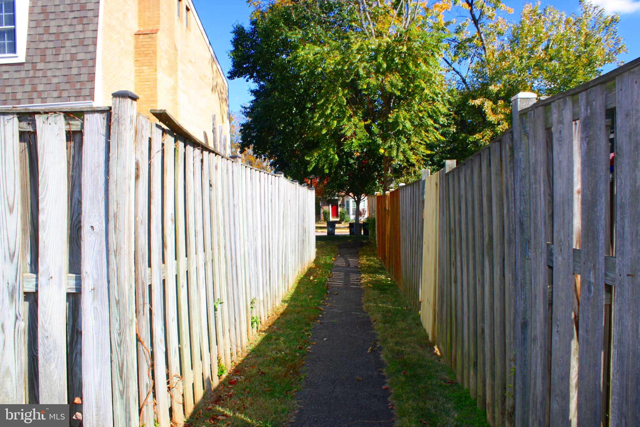 SOUTHGATE WOODS TOWNHOUSES - Residential Lease