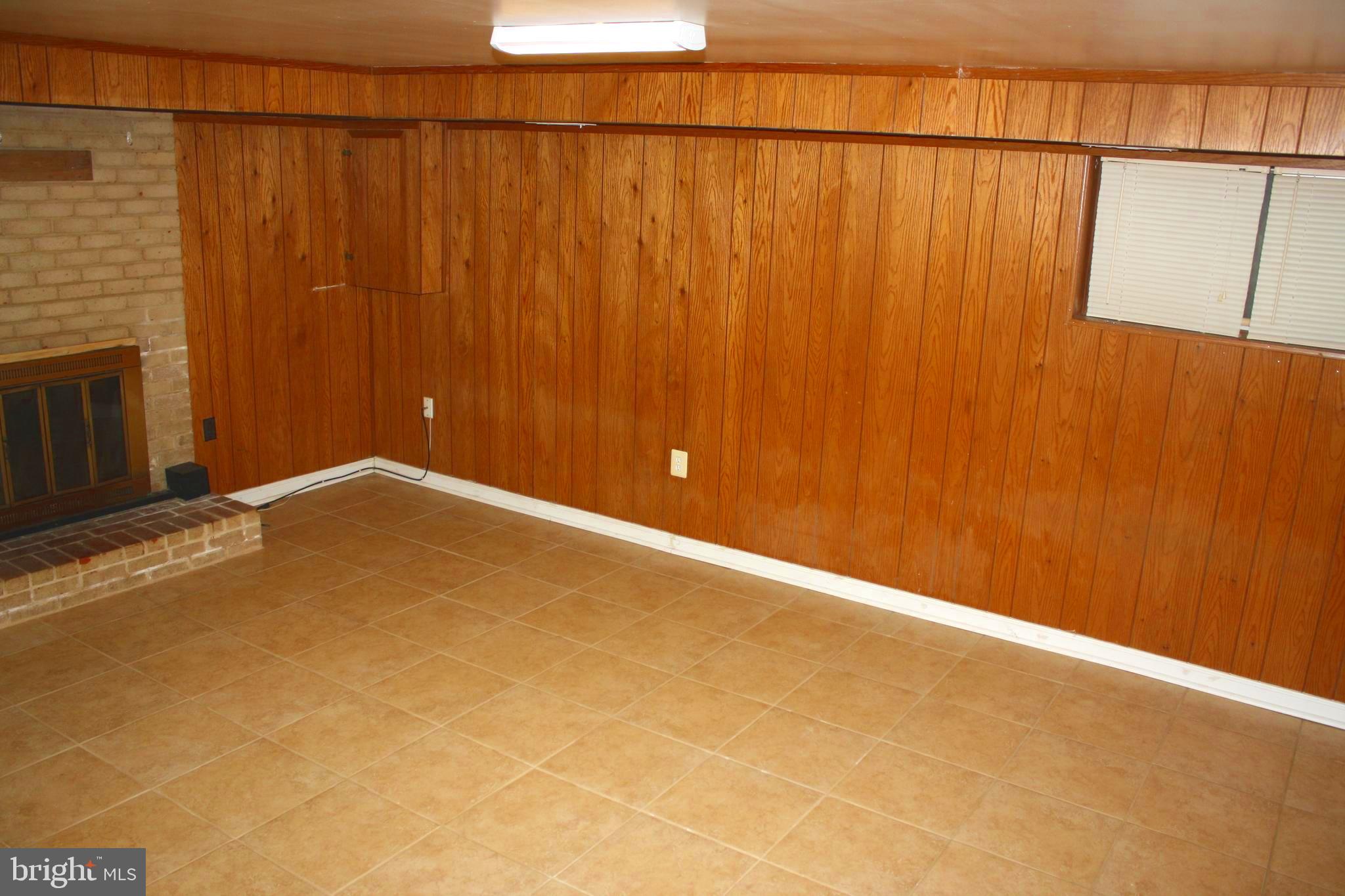 SOUTHGATE WOODS TOWNHOUSES - Residential Lease