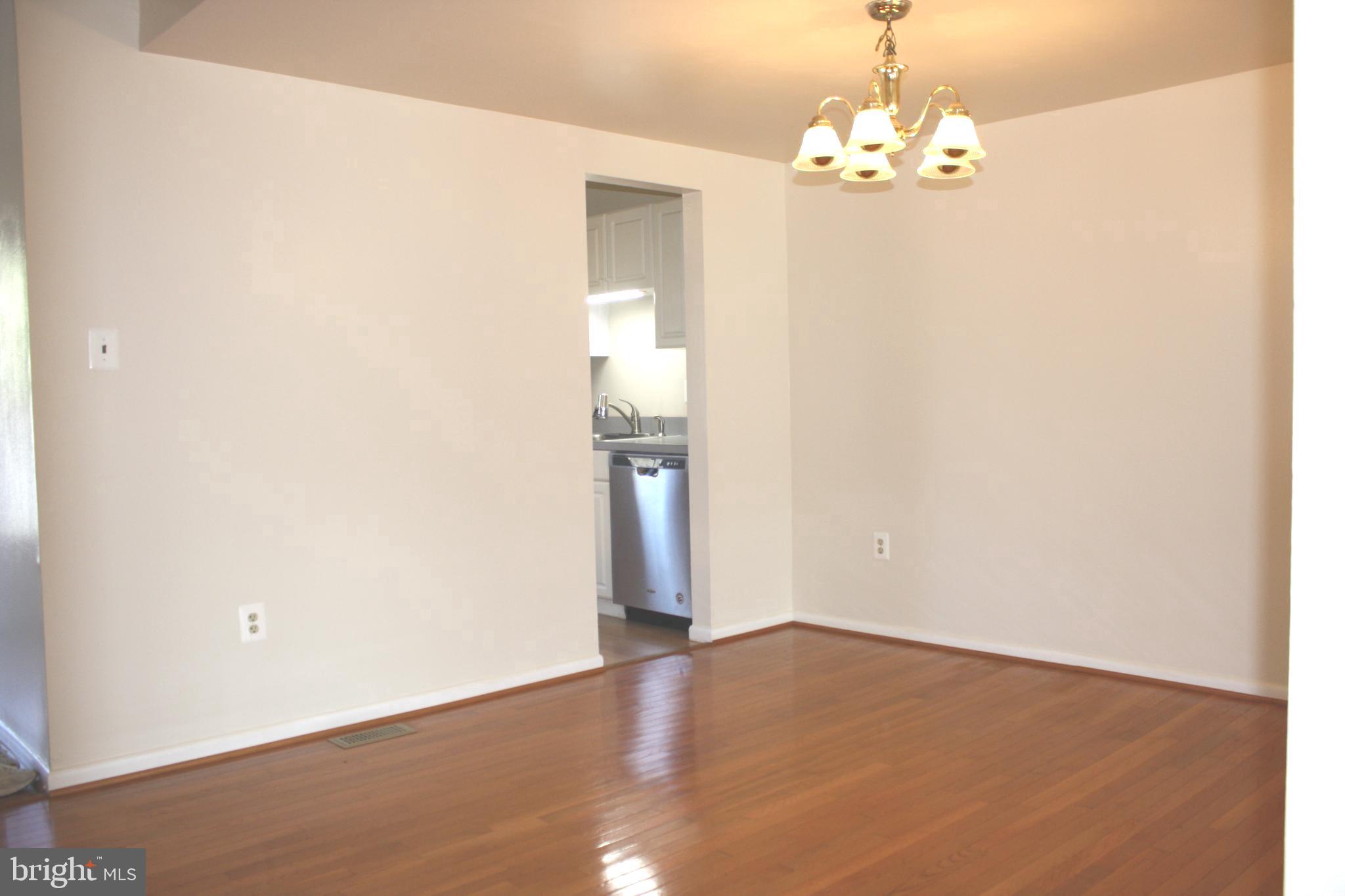 SOUTHGATE WOODS TOWNHOUSES - Residential Lease