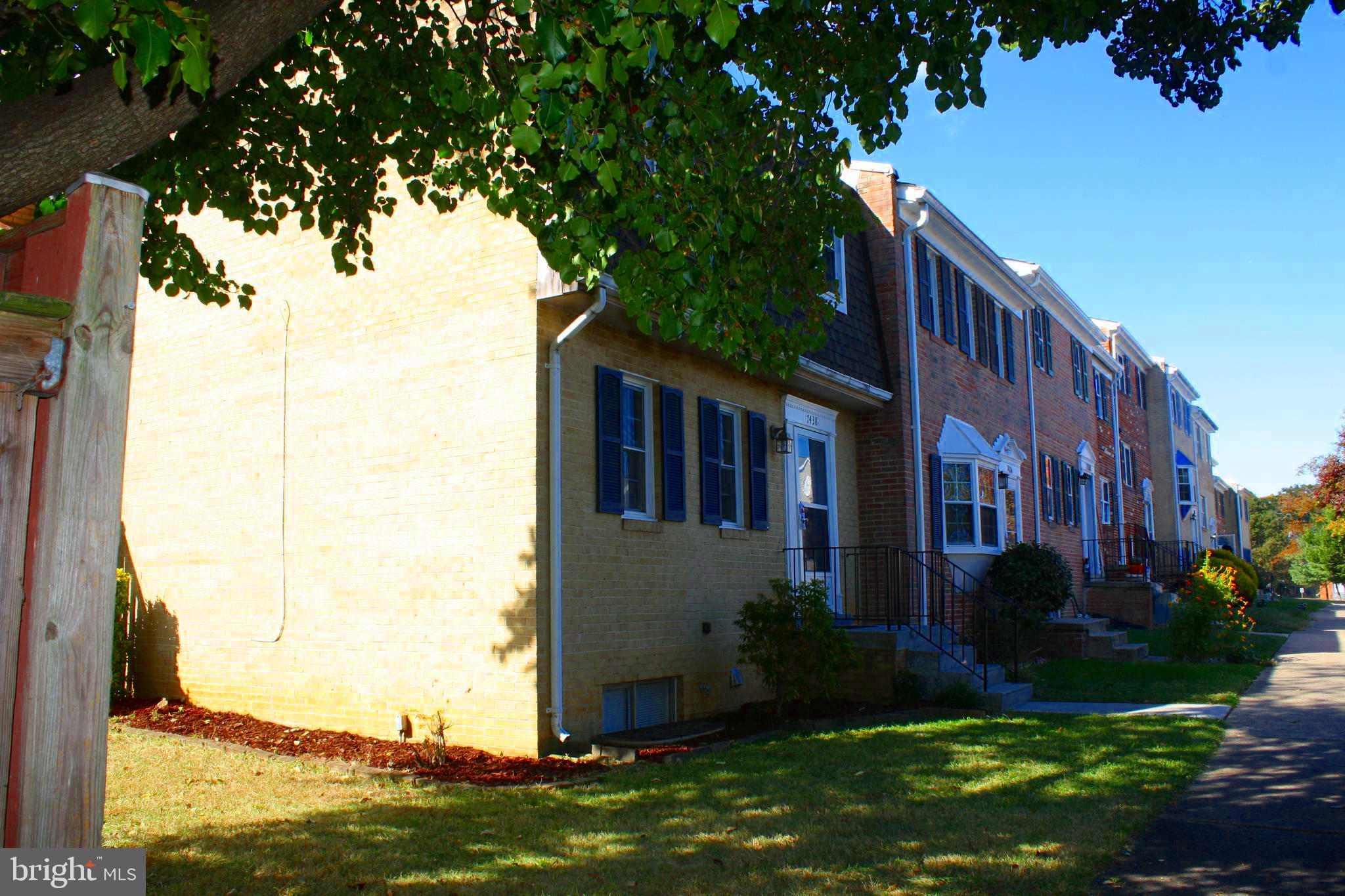 SOUTHGATE WOODS TOWNHOUSES - Residential Lease