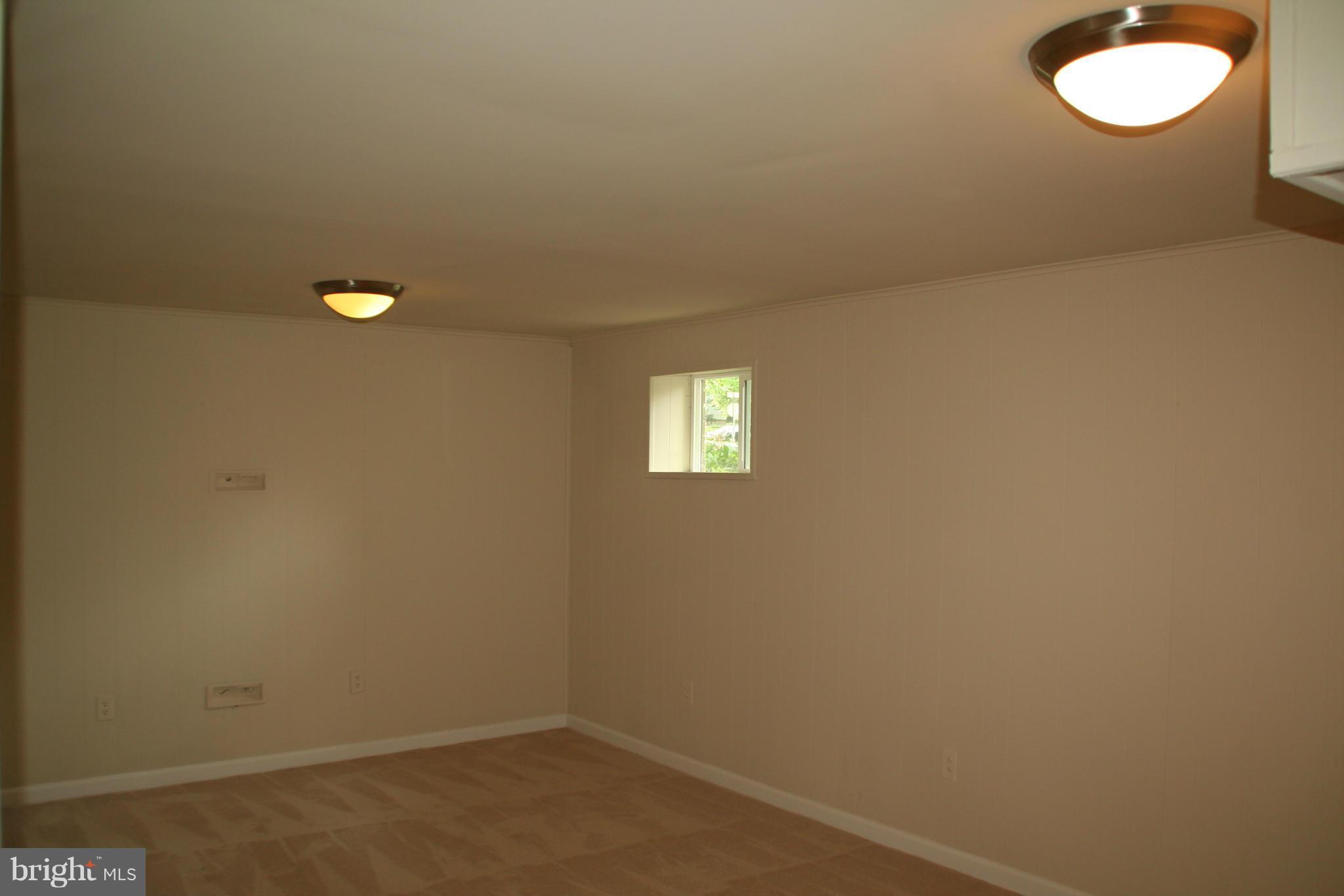 DEEPWOOD - Residential Lease