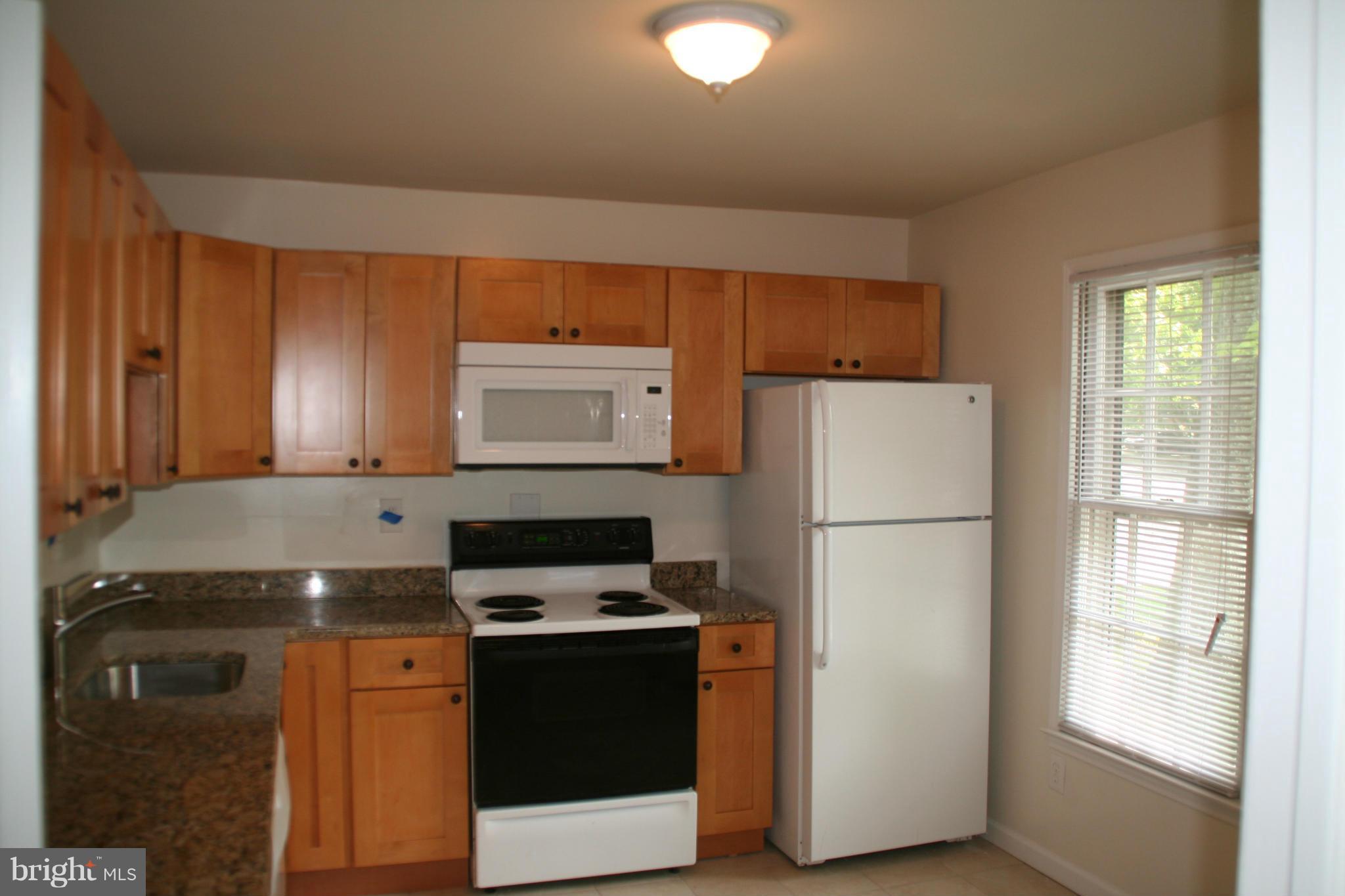 DEEPWOOD - Residential Lease