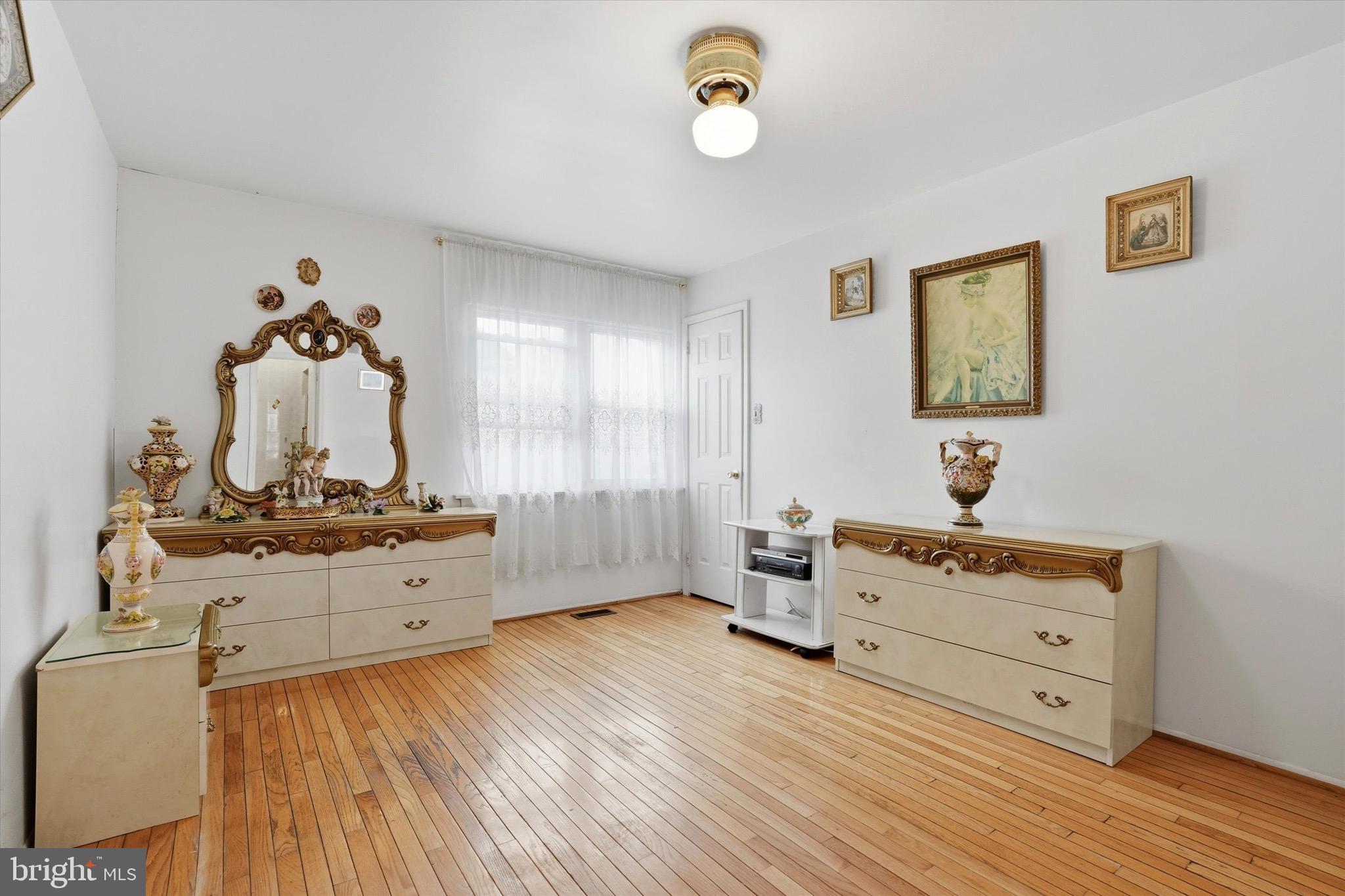 SOMERTON - Residential