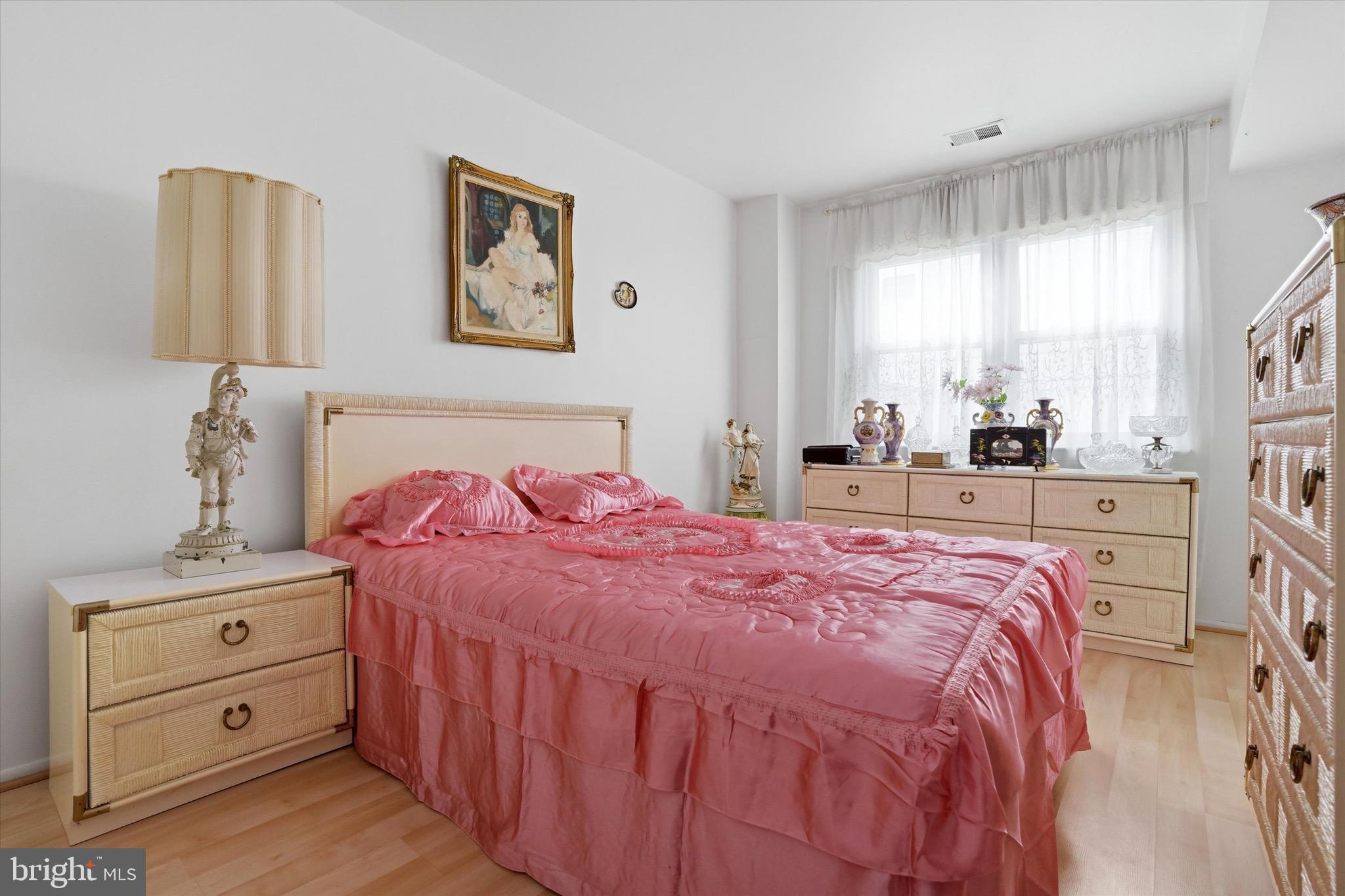 SOMERTON - Residential