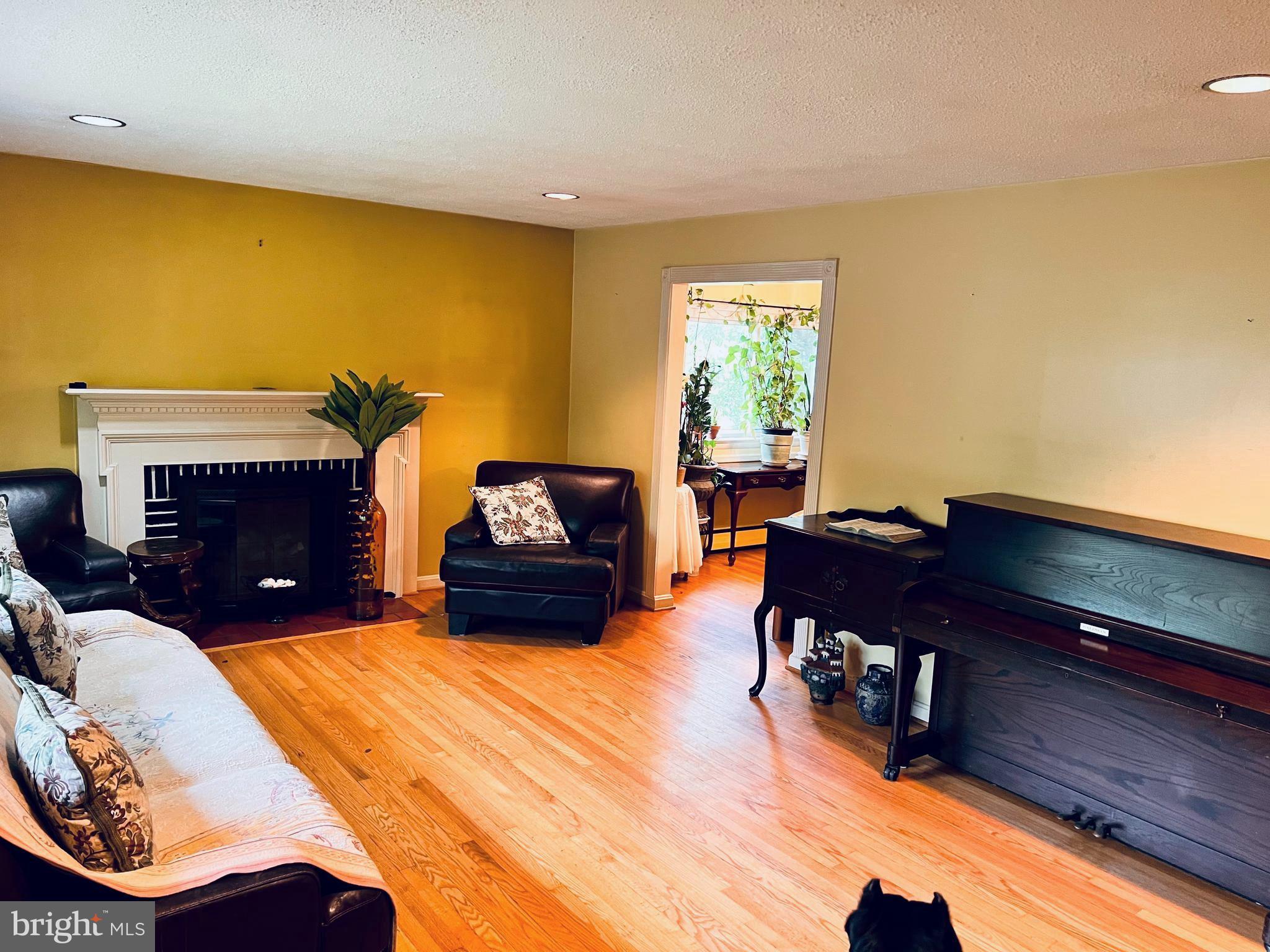 COOL SPRING - Residential