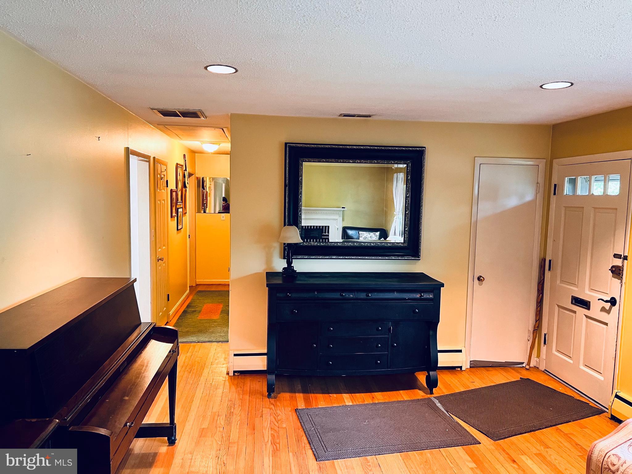 COOL SPRING - Residential