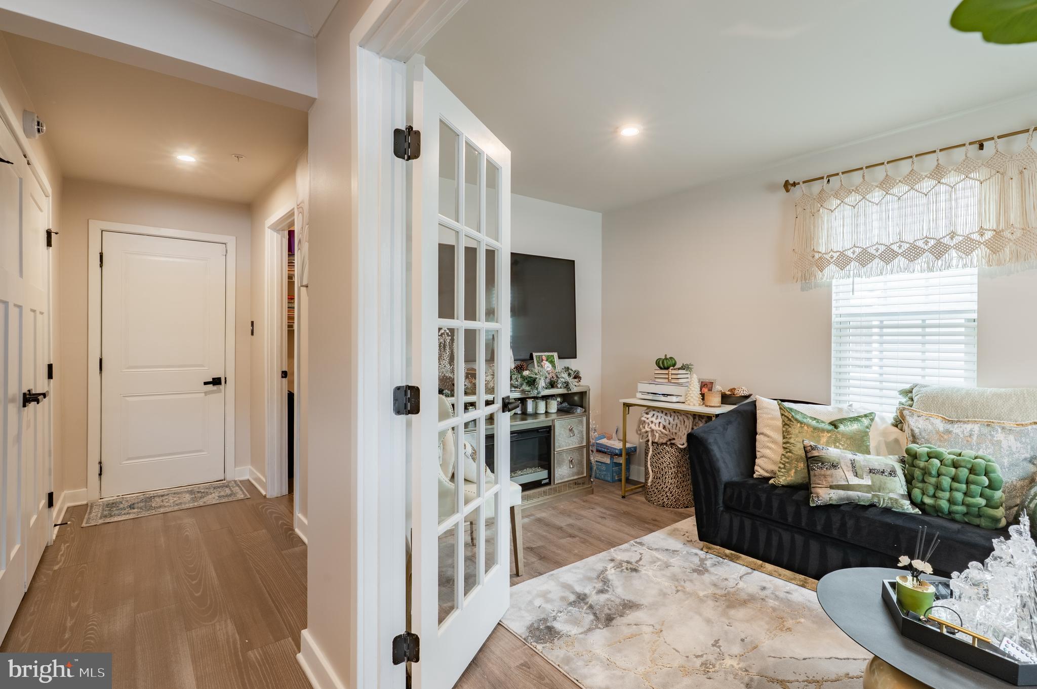 DUBLIN CROSSING - Residential