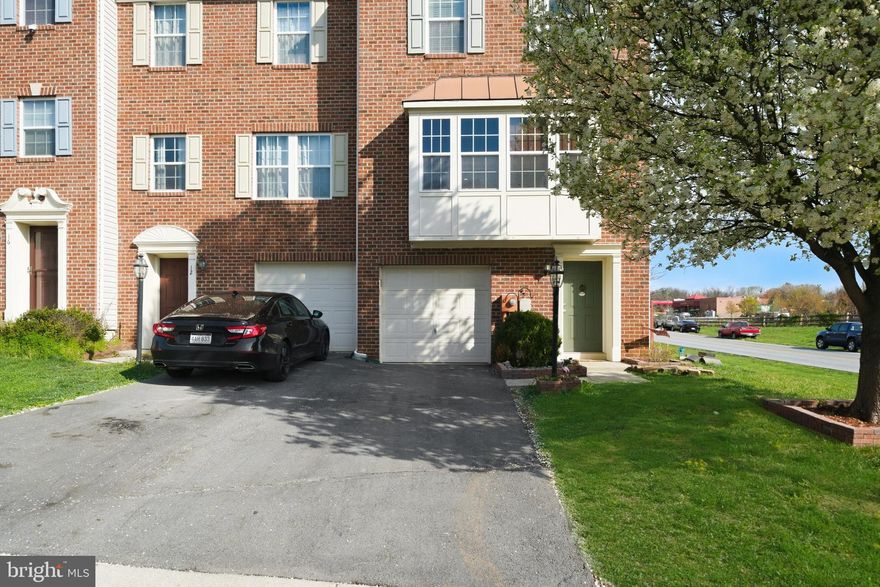 Spacious end-unit townhouse offering nearly 3,000 square feet of living space! This 3-bedroom home combines size, updates, and functionality in a highly desirable layout.

The main level features a bonus room off the kitchen—perfect for a home office, playroom, or additional living space—along with access to a fully fenced backyard ideal for entertaining or relaxing. Upstairs, the oversized owner’s suite provides a comfortable retreat with ample space.

Major updates include a new roof (2021), new hot water heater (2025), new washer and dryer (2022), new dishwasher (2024), and new flooring (2022), plus fresh paint throughout—making this home truly move-in ready.

A rare opportunity for a large, updated end-unit with outdoor space—don’t miss it!