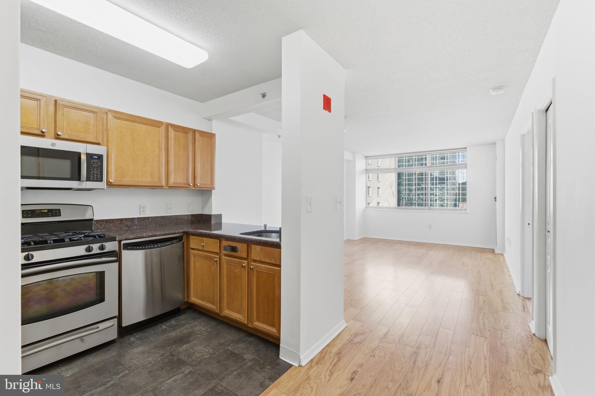 CRESCENT PLAZA - Residential