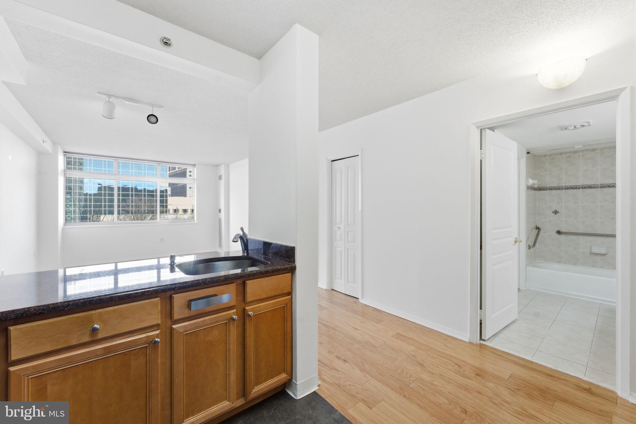 CRESCENT PLAZA - Residential