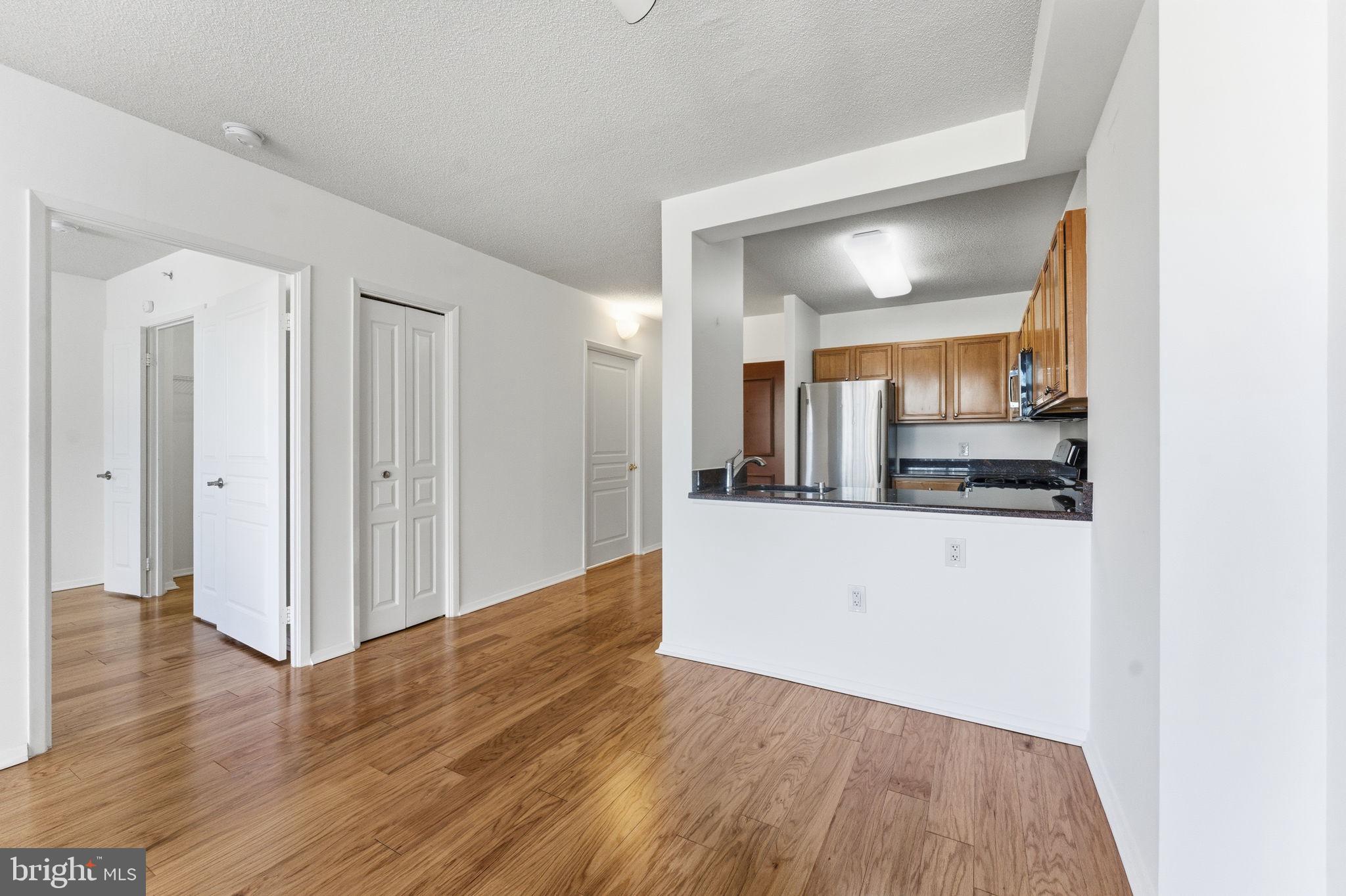 CRESCENT PLAZA - Residential