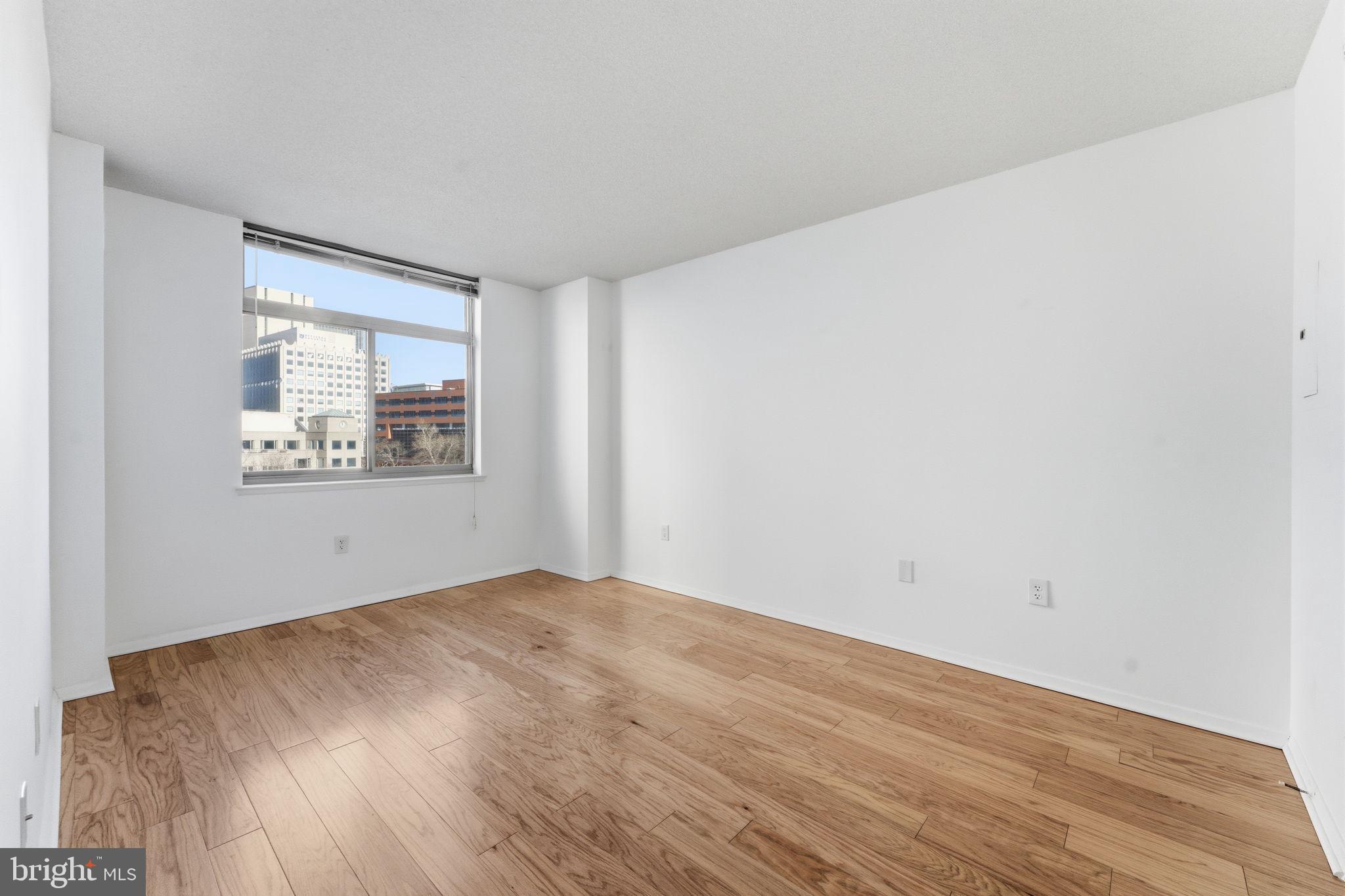 CRESCENT PLAZA - Residential