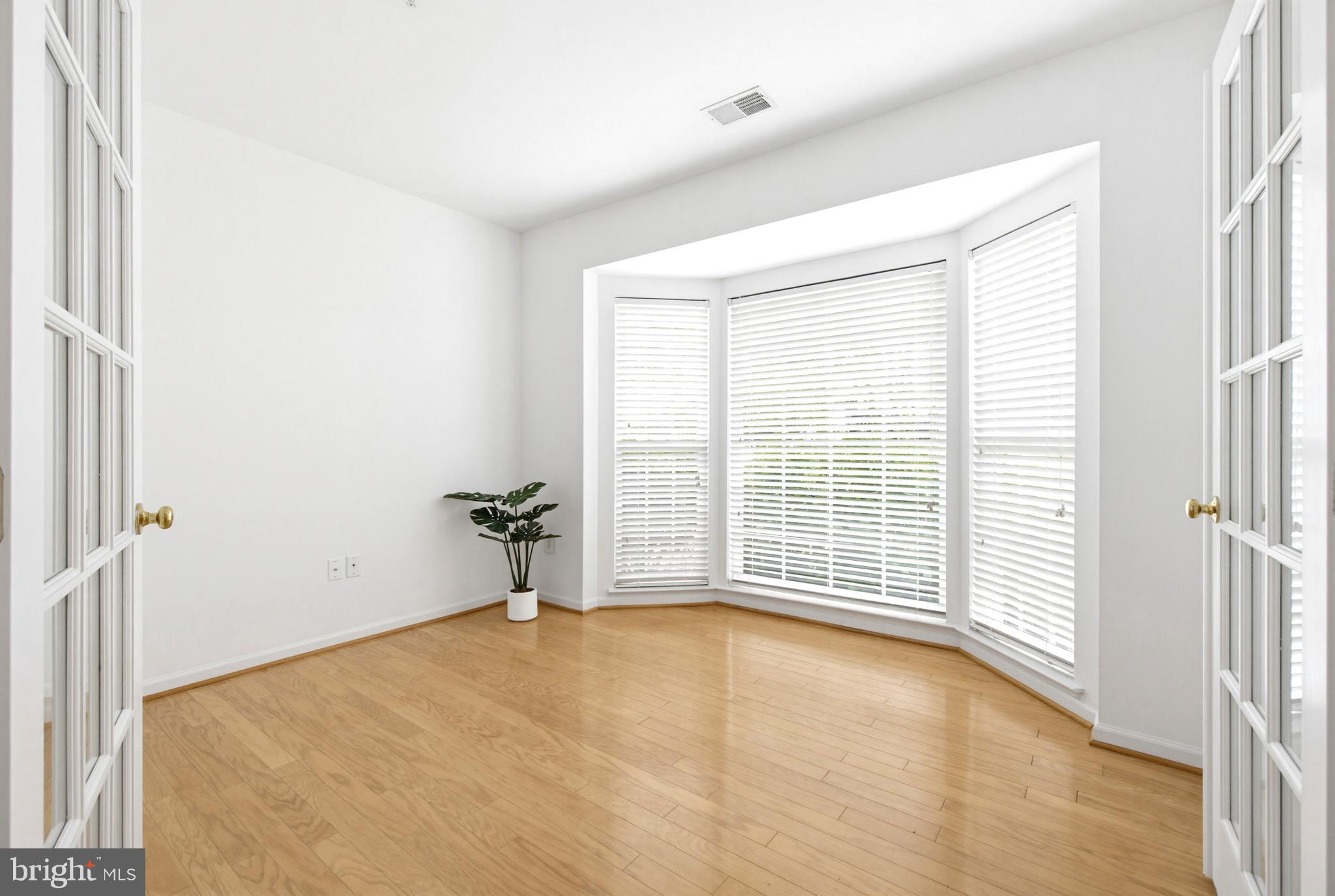 5002 STRAWBRIDGE TERRACE 5002