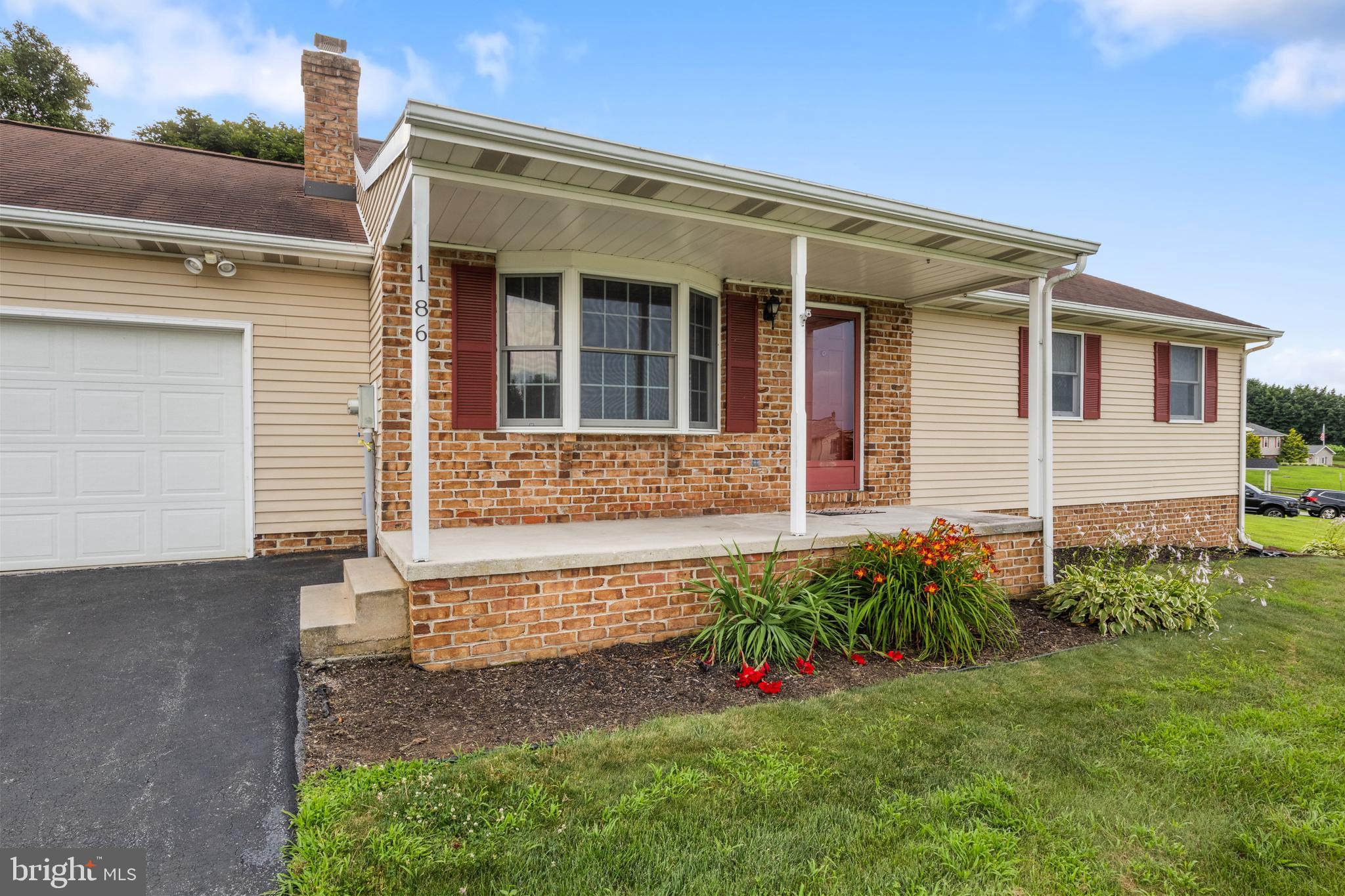 186 SKYLITE DRIVE